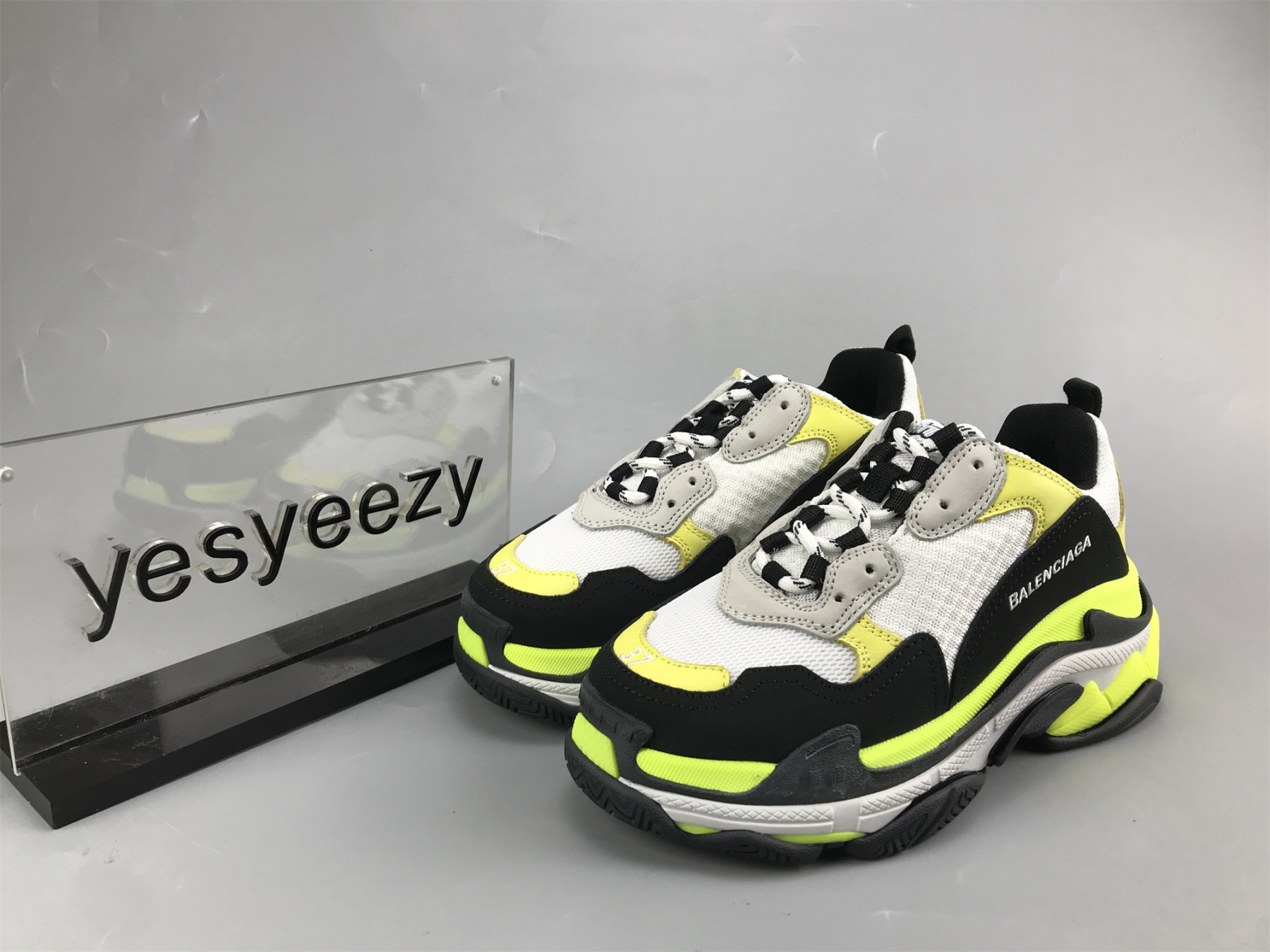 ua triple s clear sole white G003e yellow