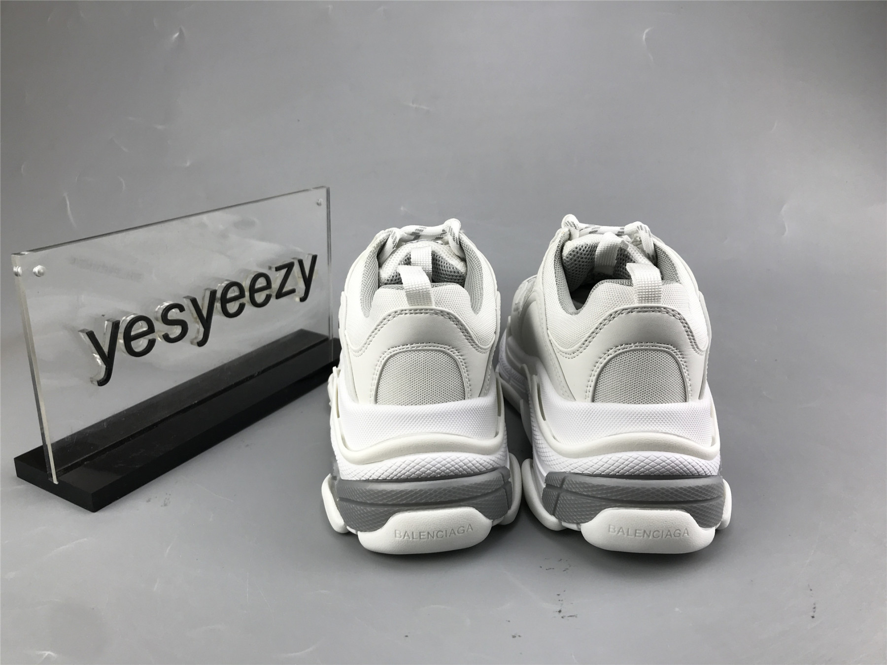 UA TRIPLE S SNEAKER WHITE METAL GREY