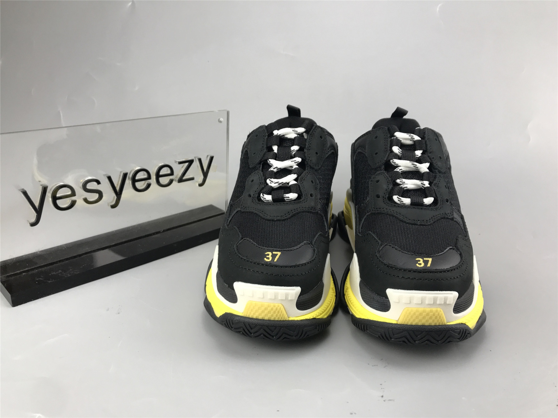 UA TRIPLE S CLEAR SOLE BLACK YELLOW