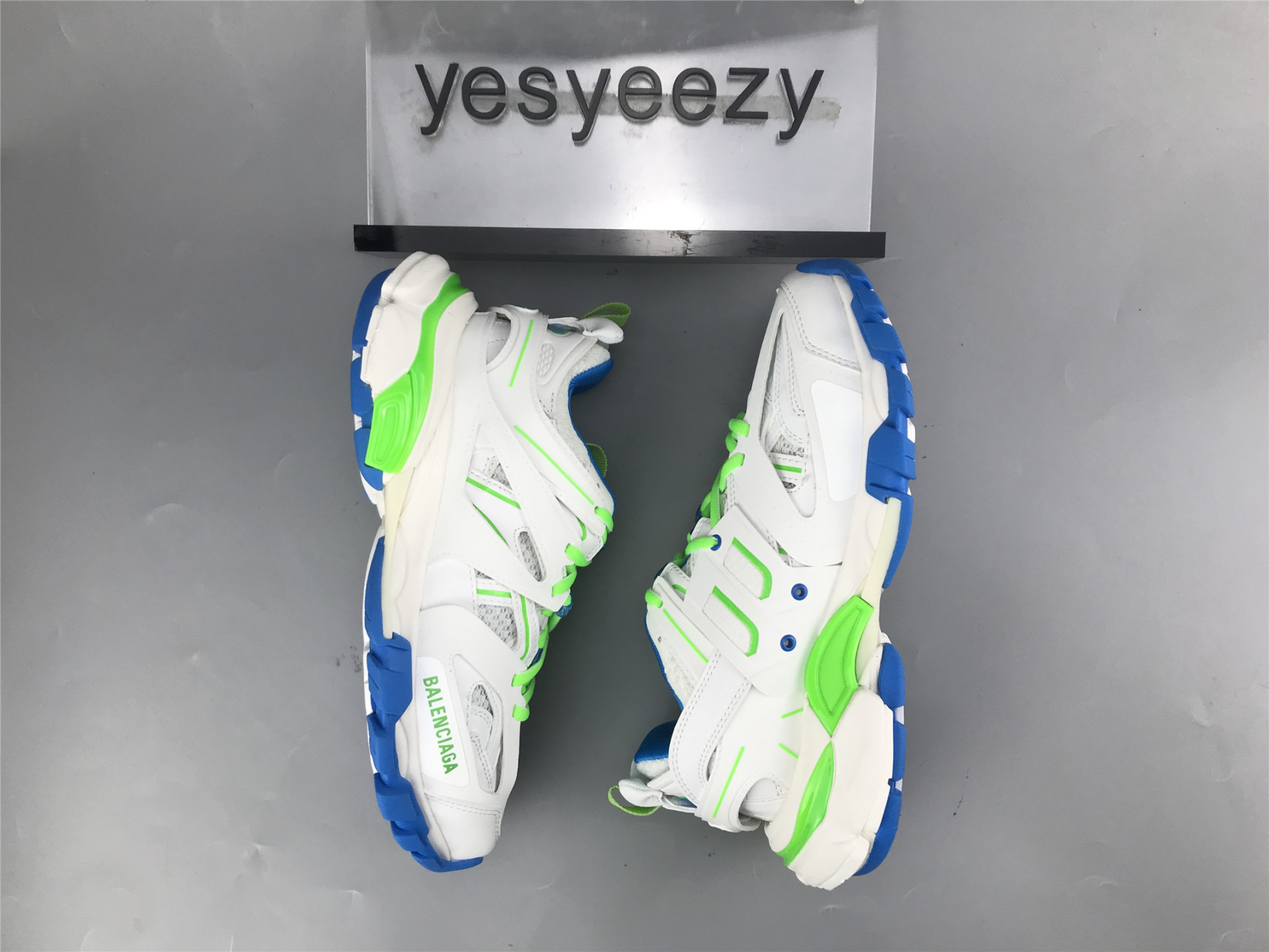 UA TRACK SNEAKER WHITE BLUE GREEN