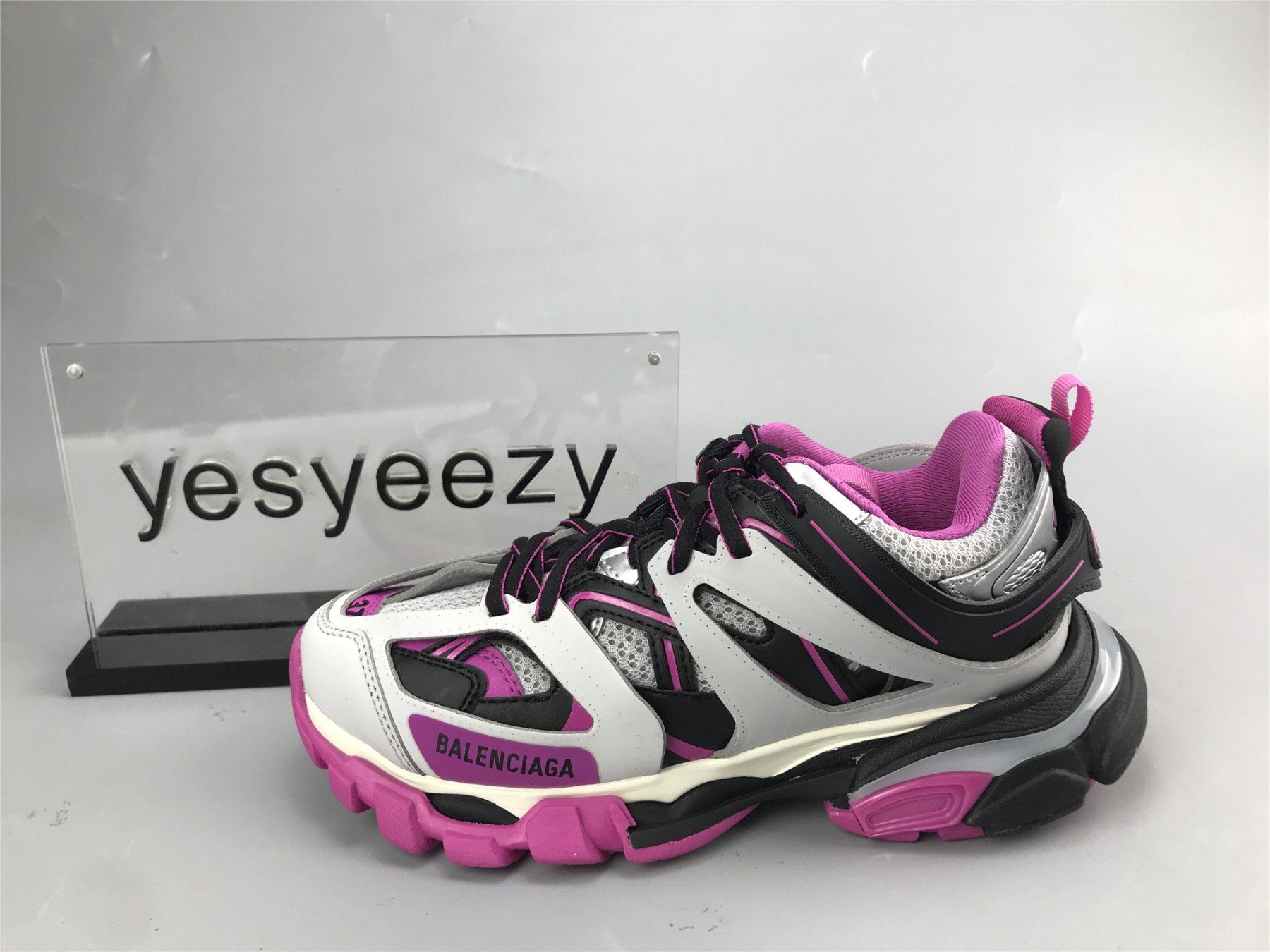 UA TRACK SNEAKER LT.GREY BLACK PURPLE RED