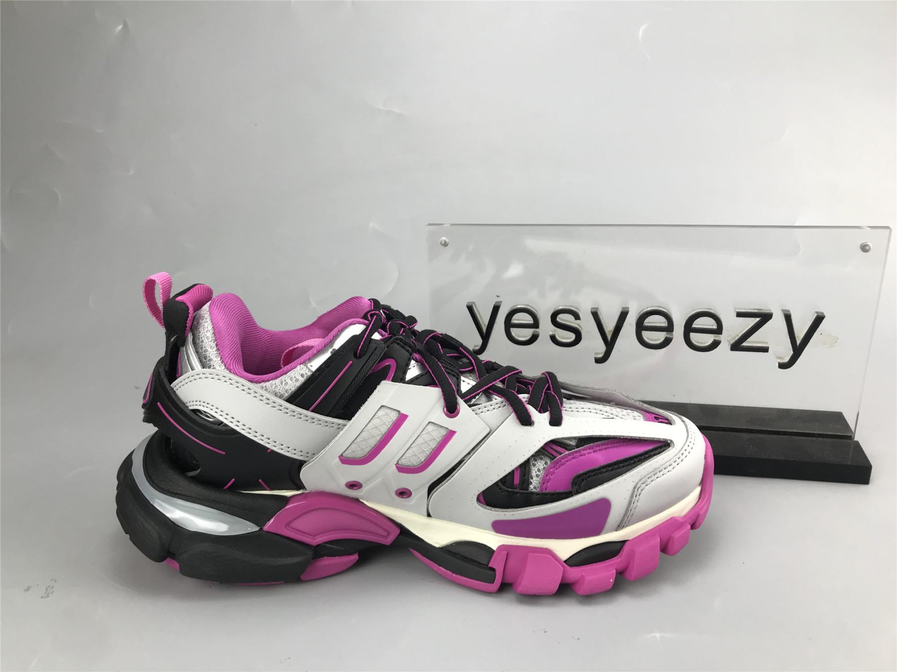 UA TRACK SNEAKER LT.GREY BLACK PURPLE RED