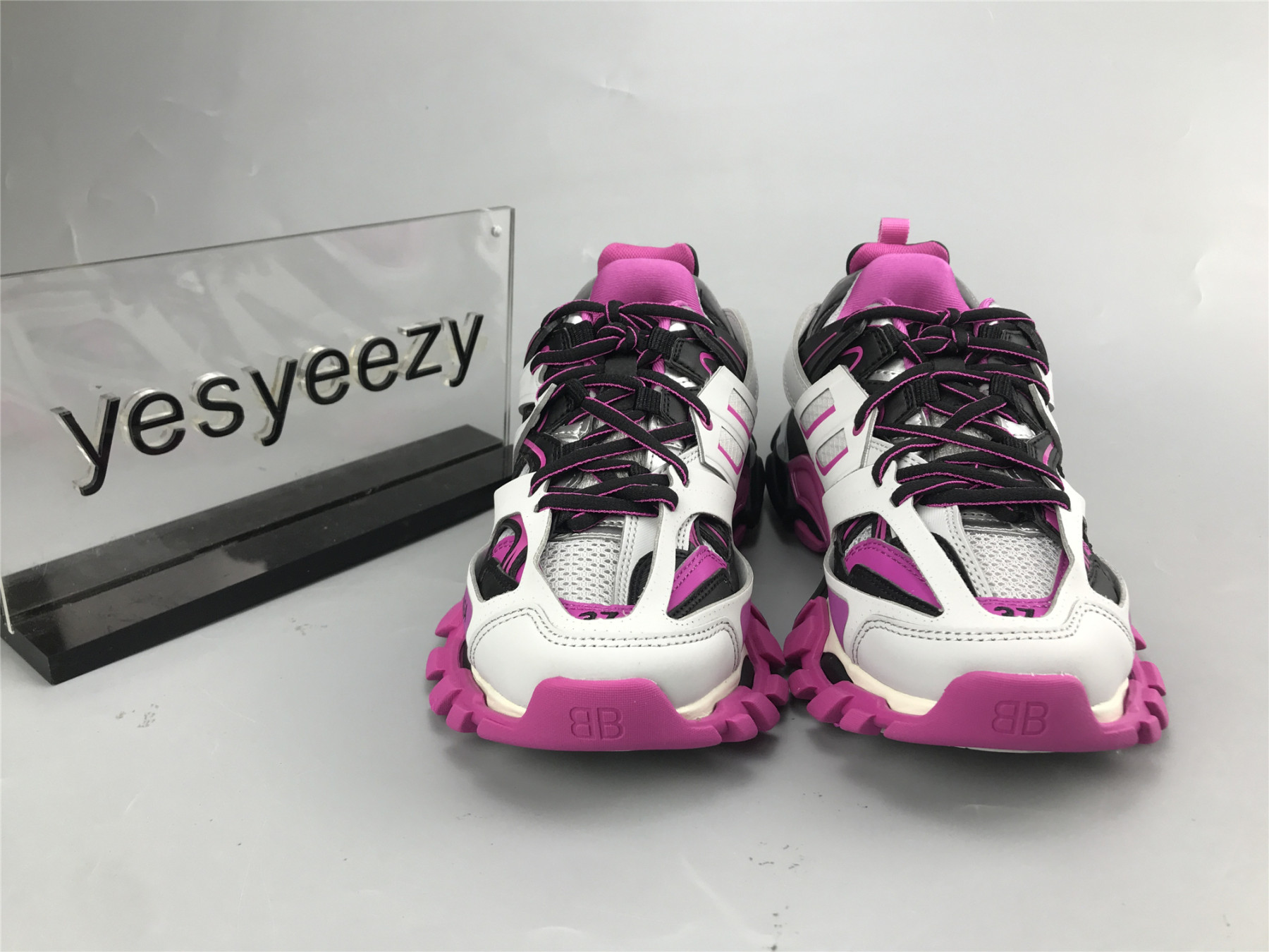UA TRACK SNEAKER LT.GREY BLACK PURPLE RED