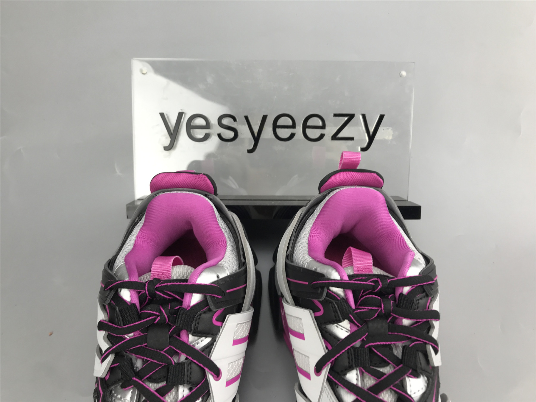 UA TRACK SNEAKER LT.GREY BLACK PURPLE RED