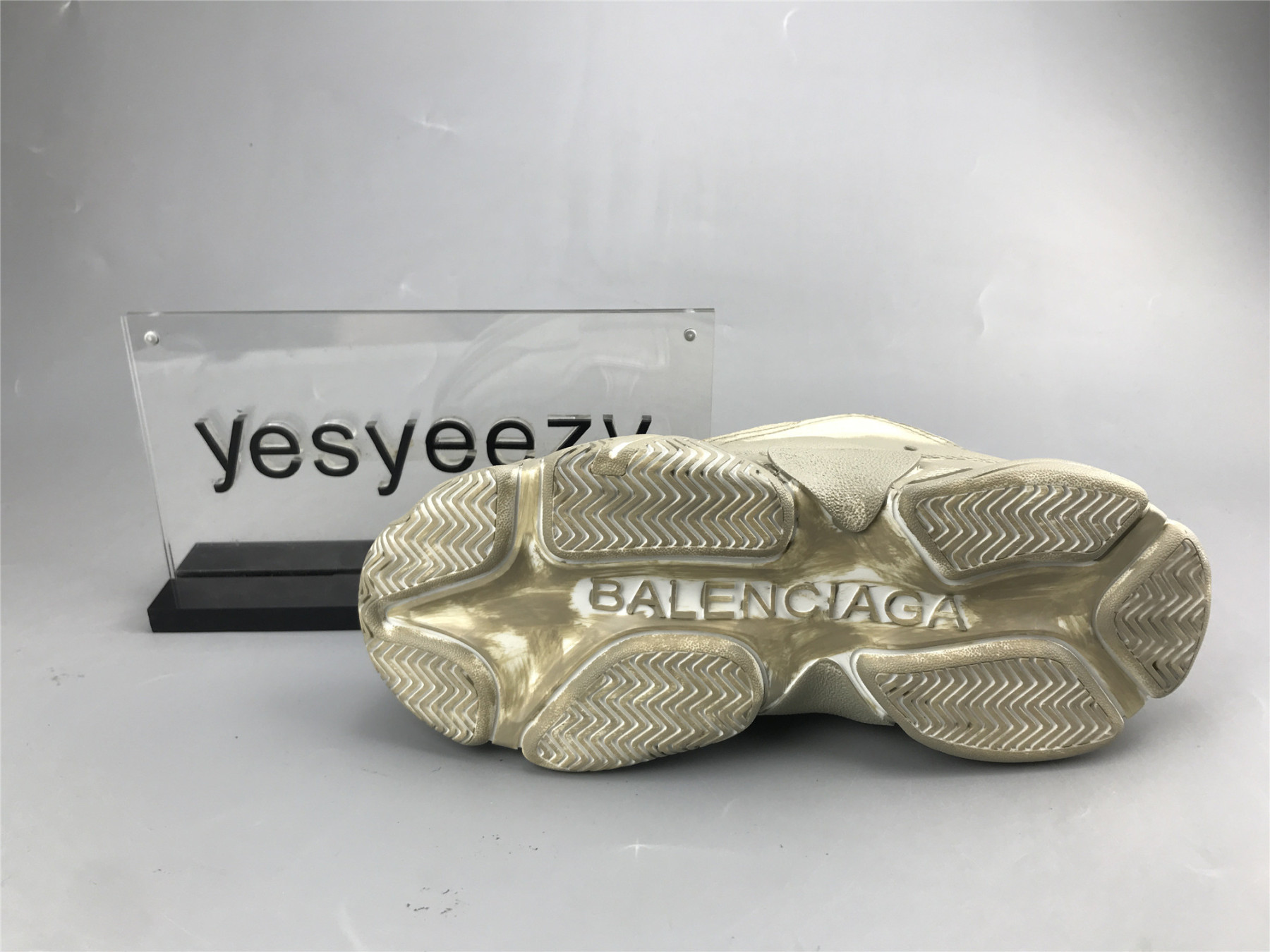 UA TRIPLE S SNEAKER LIGHT BEIGE