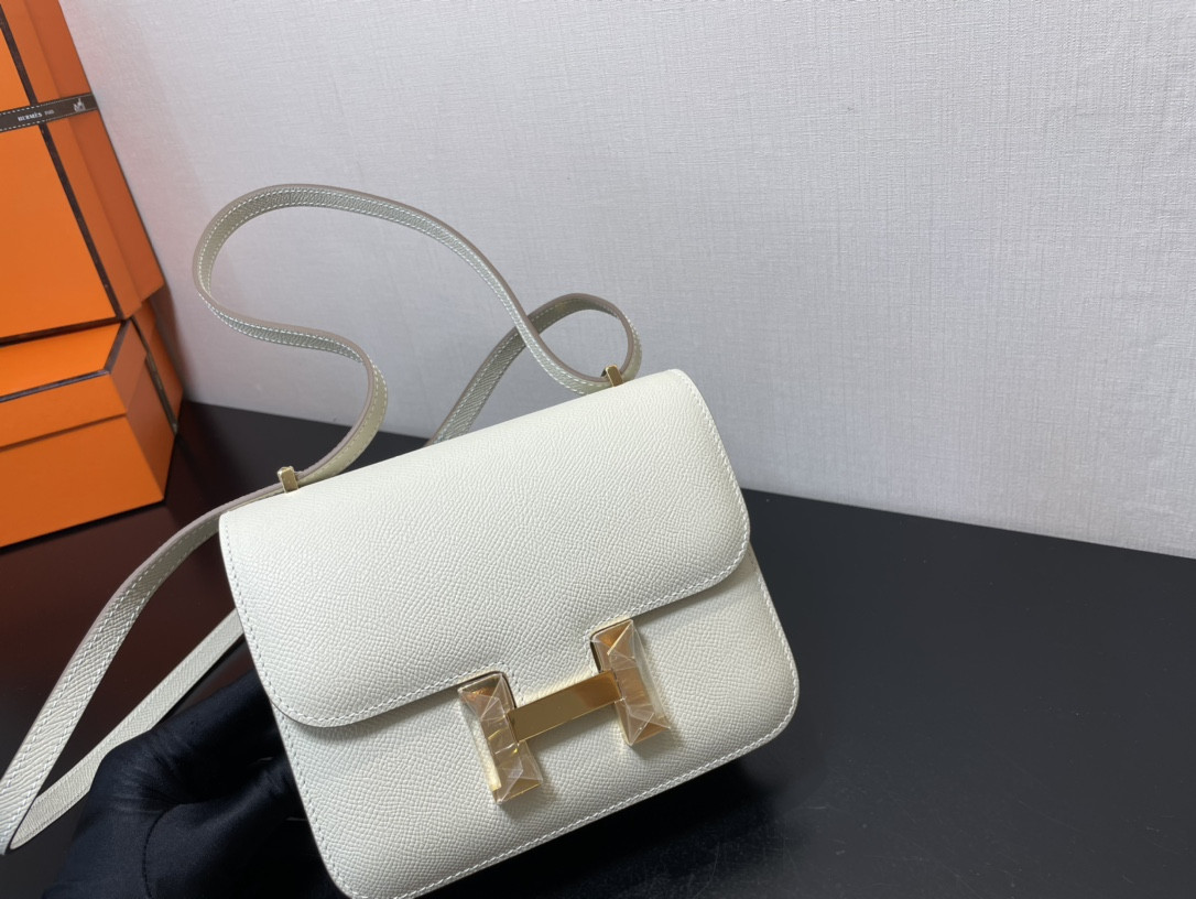 H**me5 Constance 24 White Epsom leather gold hardware 9.4"x5.9"x3"