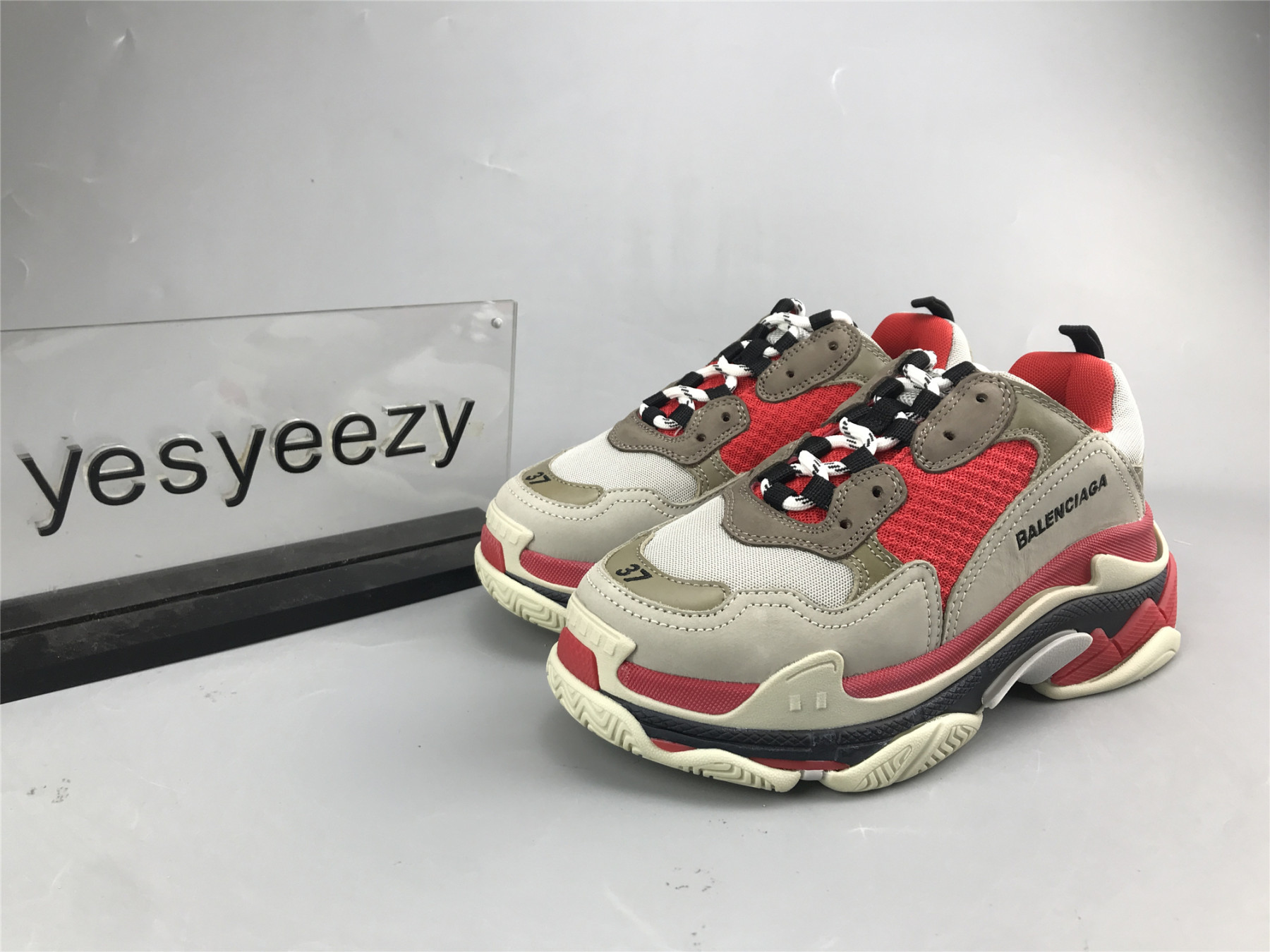 UA TRIPLE S CLEAR SOLE GREY RED