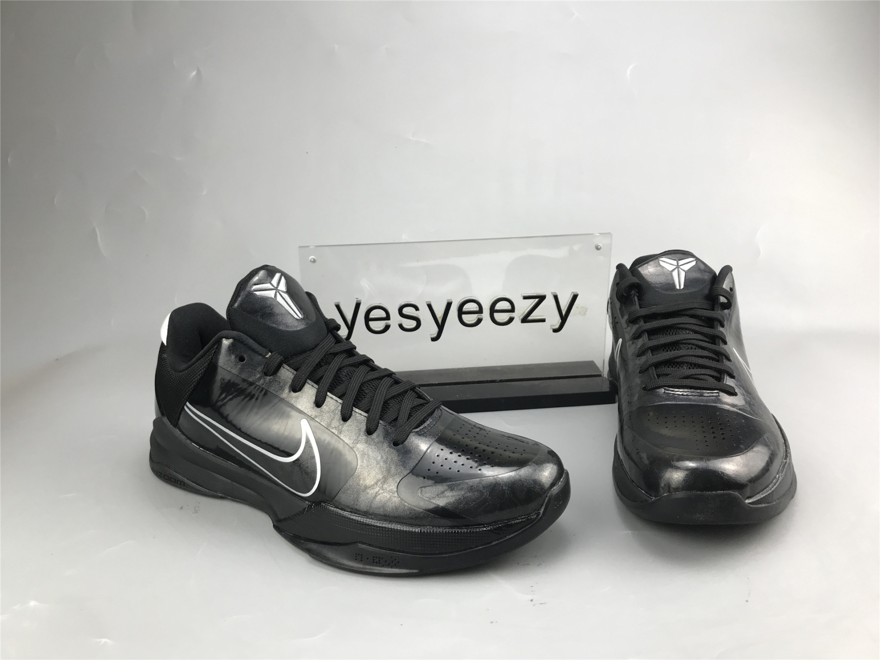 UA NIKE ZOOM KOBE 5 