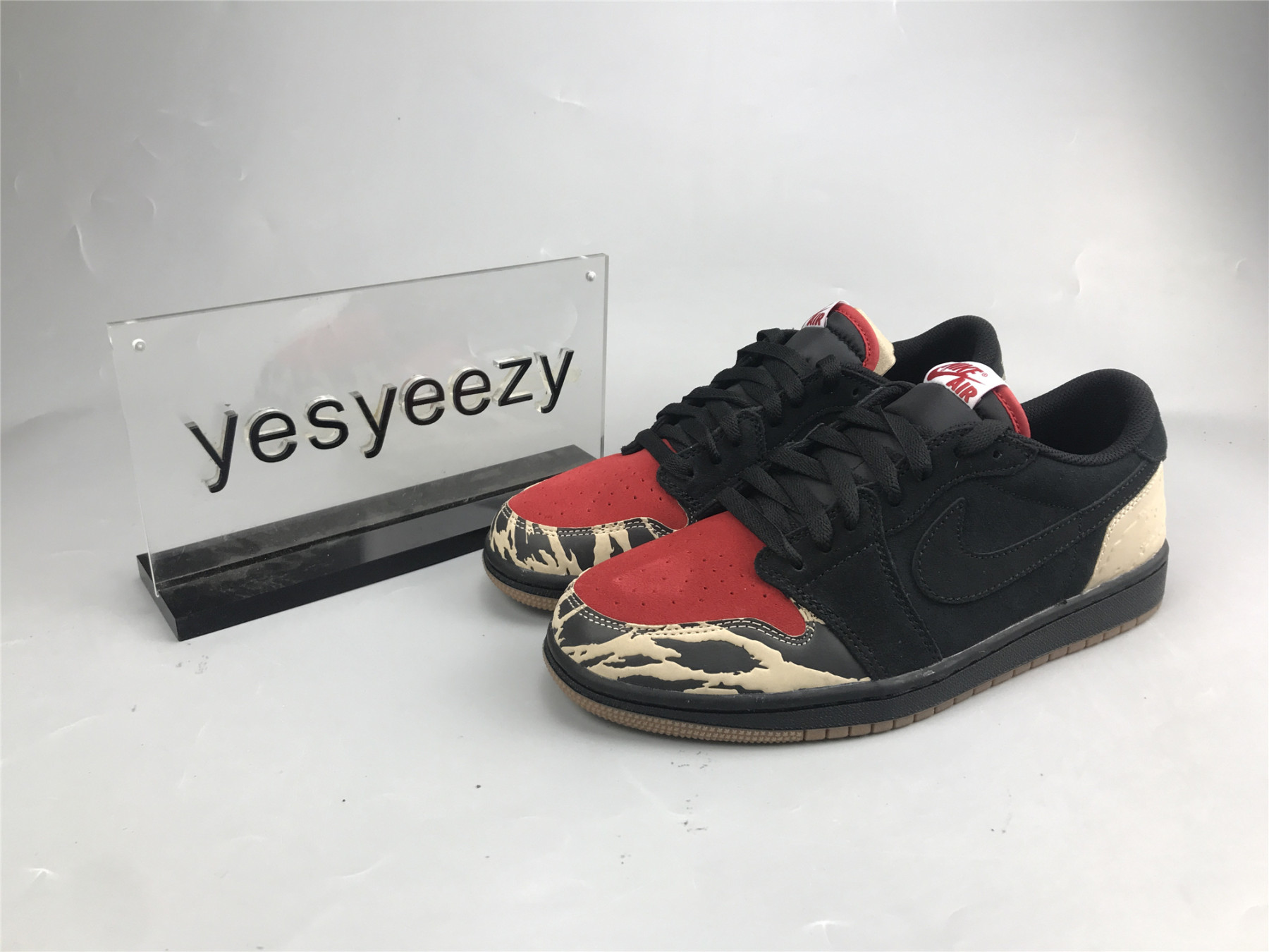 UA SOLEFLY X AIR JORDAN 1 LOW â€œCARNIVORE"
