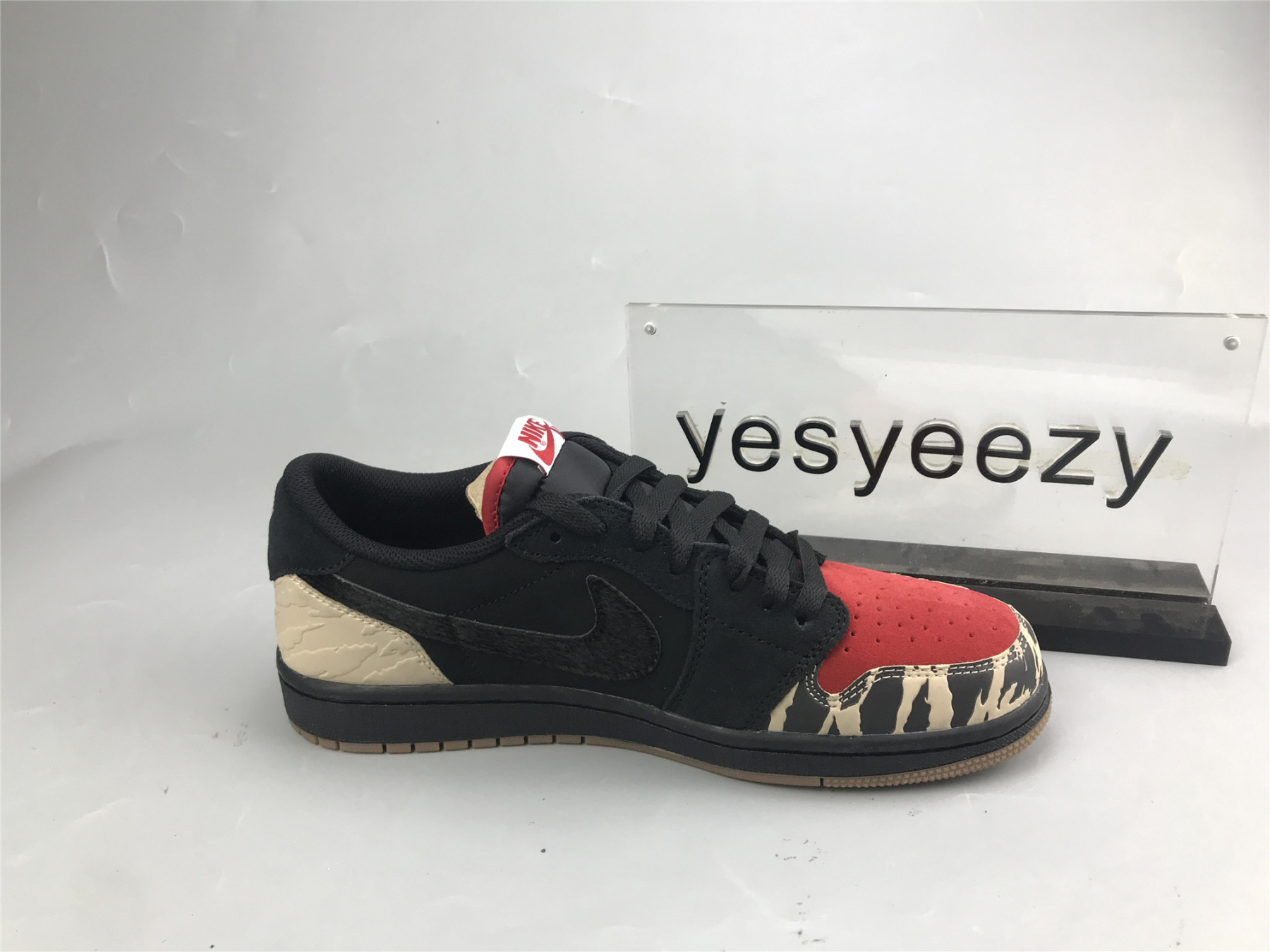 UA SOLEFLY X AIR JORDAN 1 LOW â€œCARNIVORE"