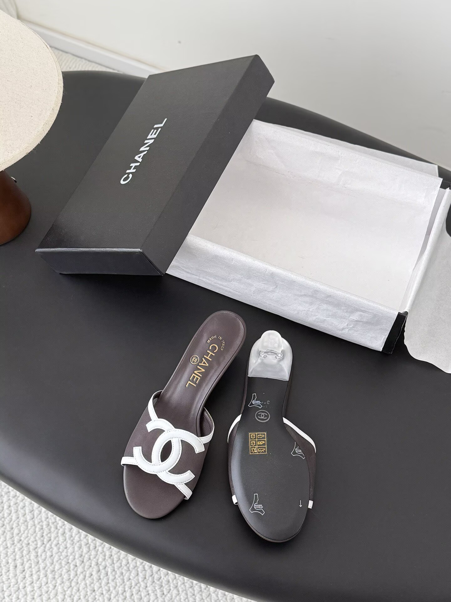ua Ch**el sandals 4.5cm heel