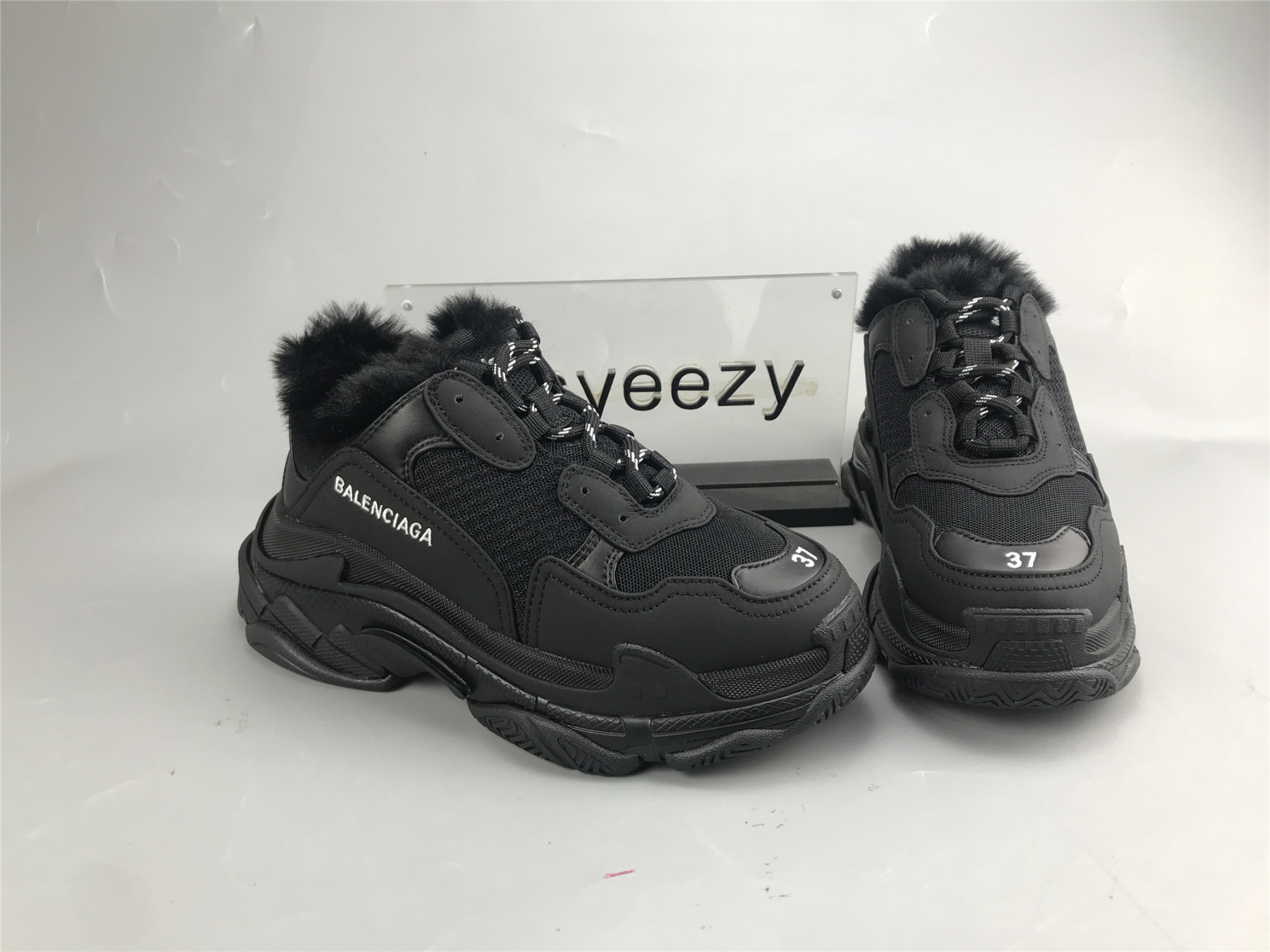 UA TRIPLE S SNEAKER FUR BLACK