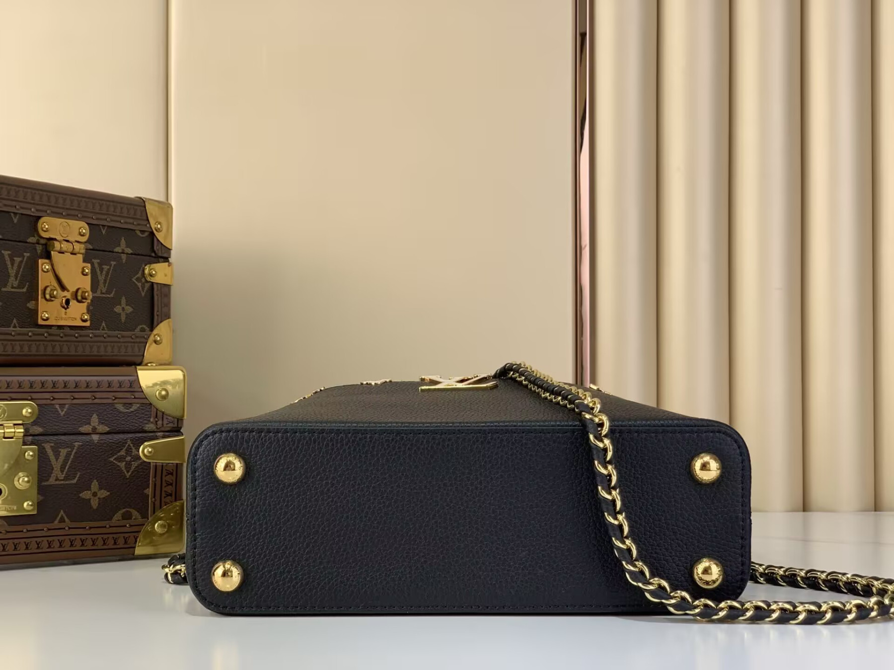 LV Capucines BB M25404 27x17.3x9cm