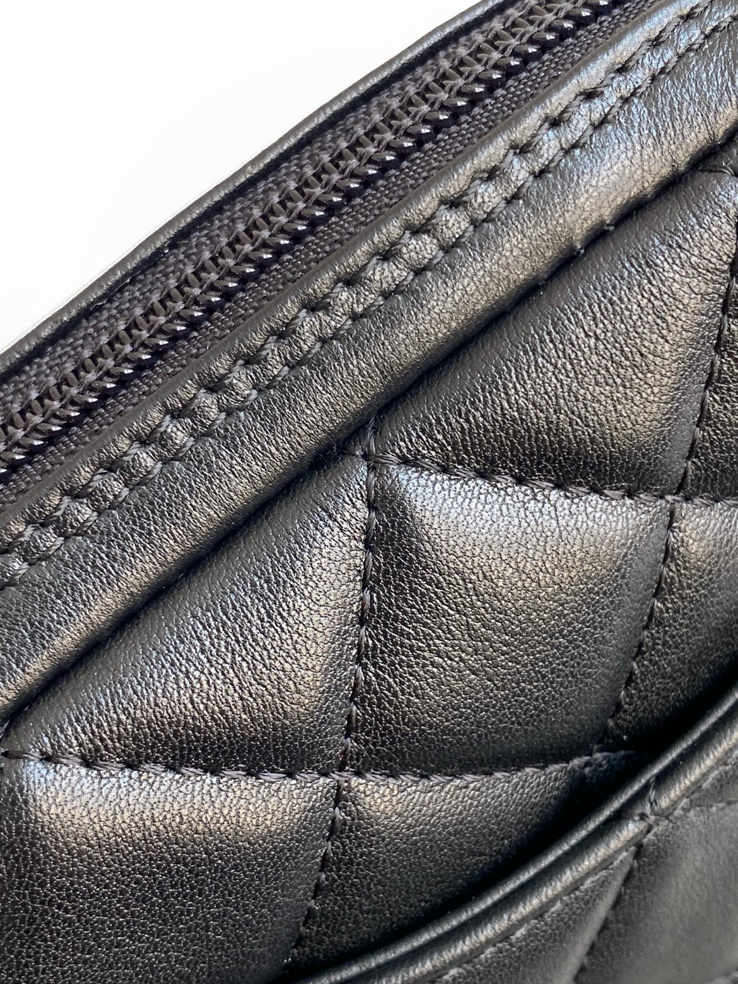 Ch**el cambon line crossbody bag 13x15x3.5cm