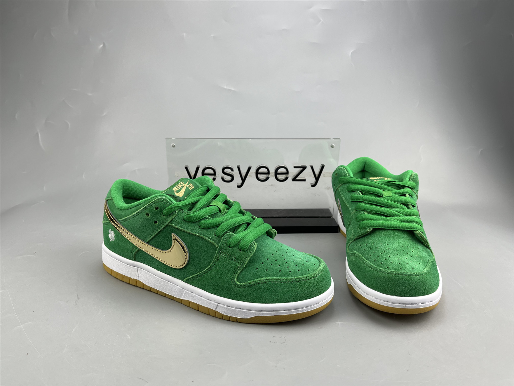 ua nike dunk low sb 