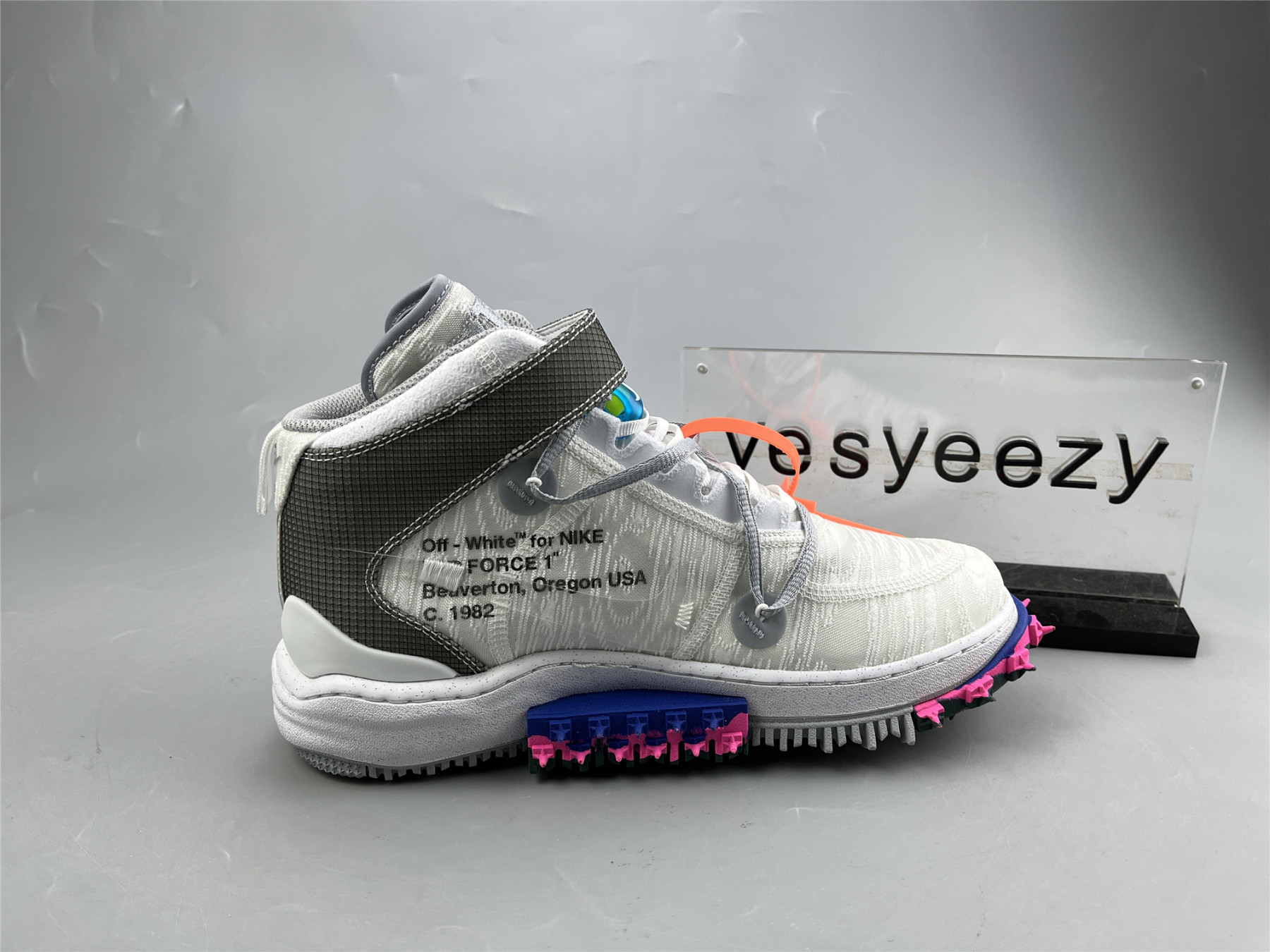 UA OFF-WHITE X NIKE AIR FORCE 1 MID â€œWHITEâ€