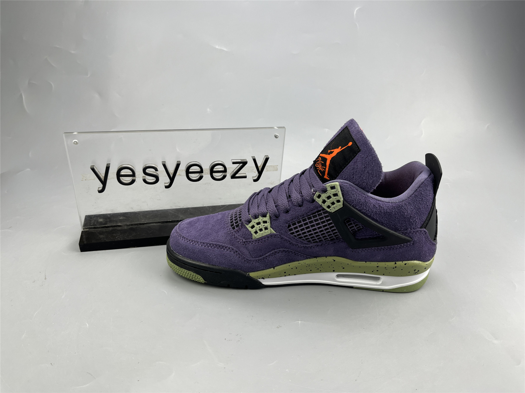 UA WMNS AIR JORDAN 4 RETRO 