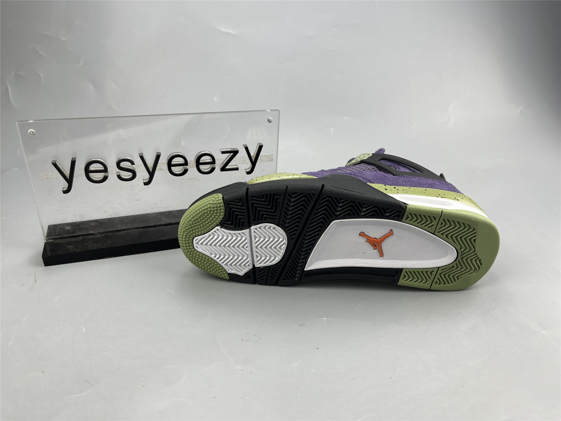 UA WMNS AIR JORDAN 4 RETRO 