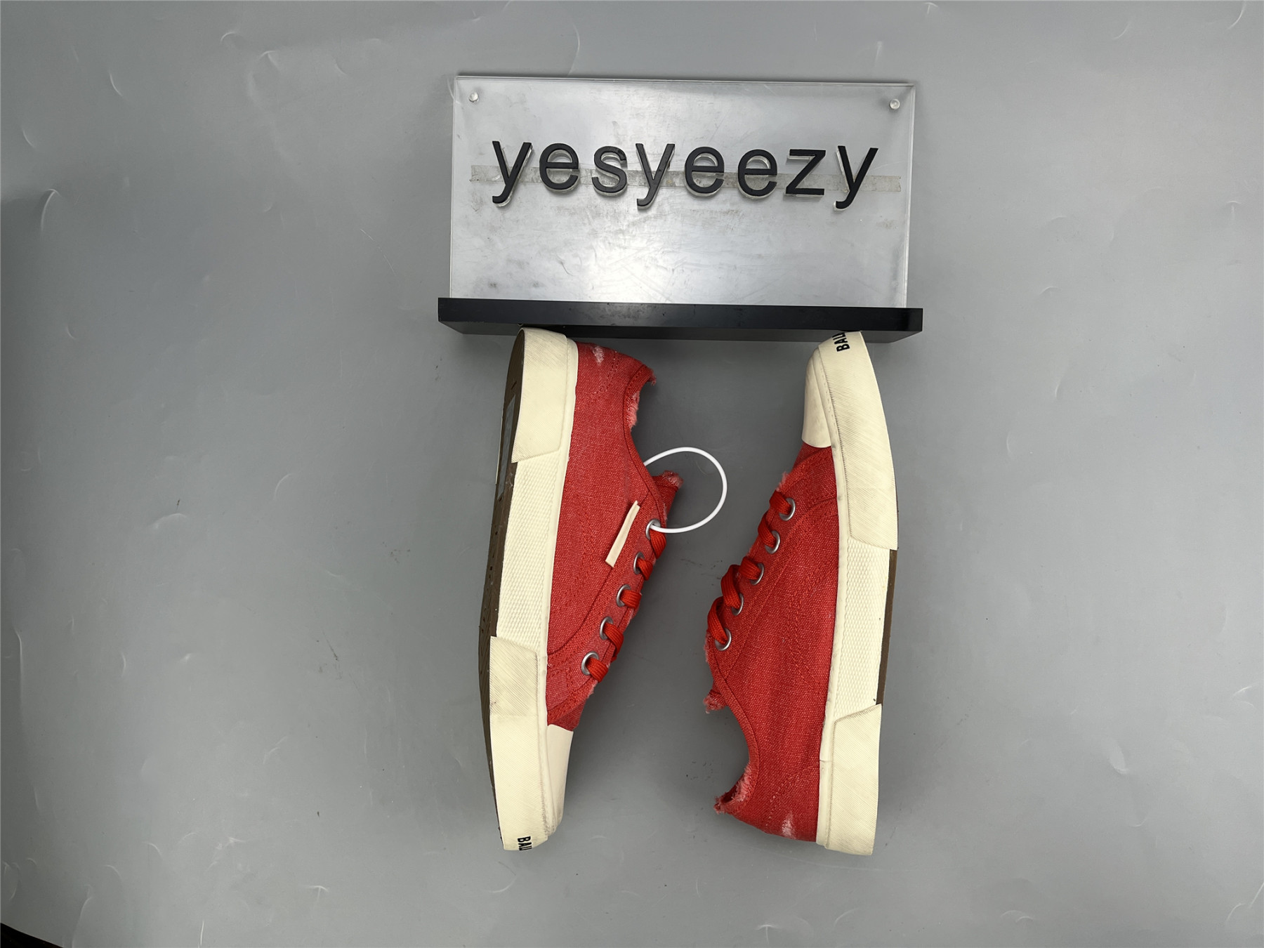UA PARIS MID RED