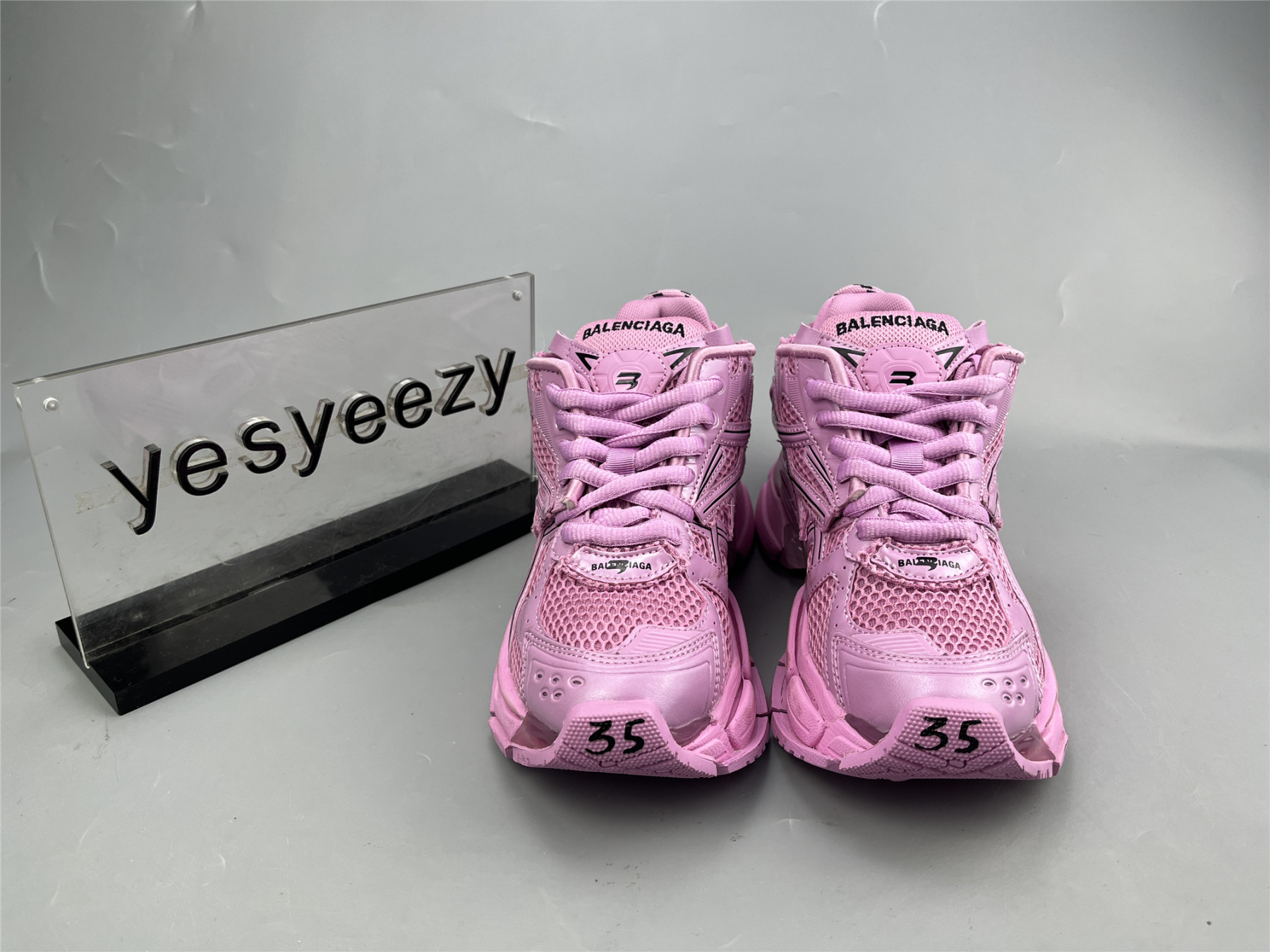 UA RUNNER SNEAKER PINK