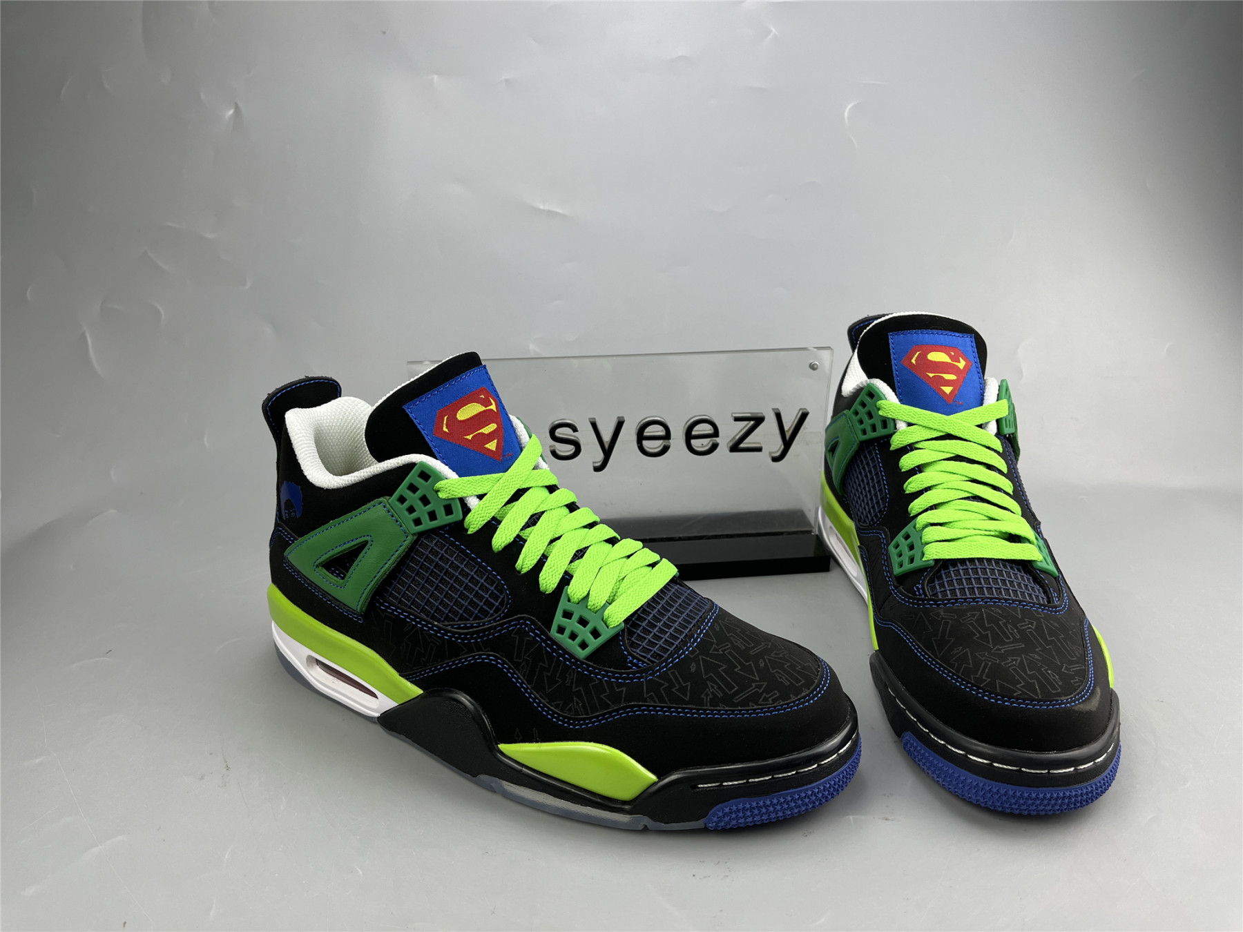 UA AIR JORDAN 4 RETRO 