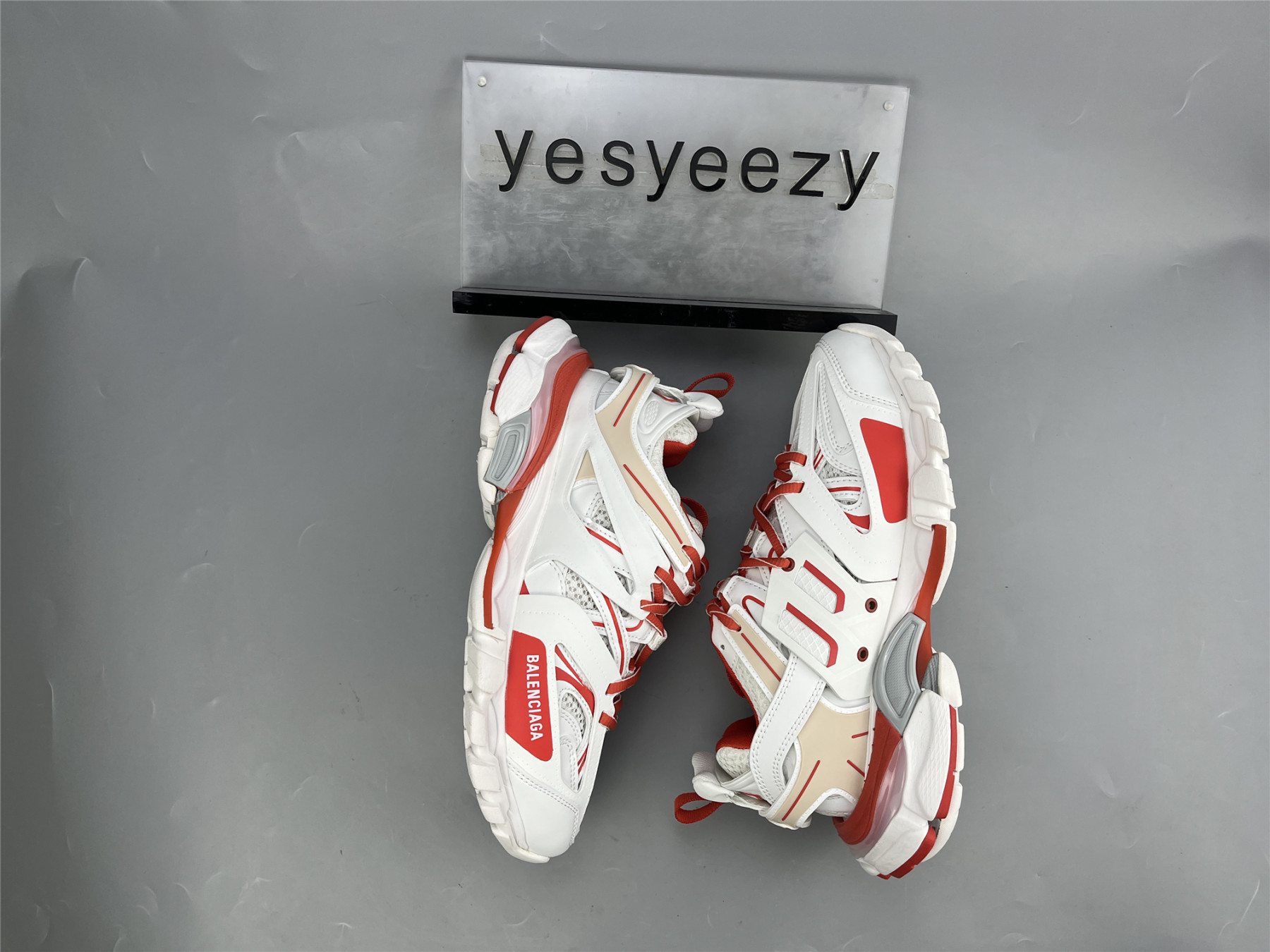UA TRACK SNEAKER WHTE RED