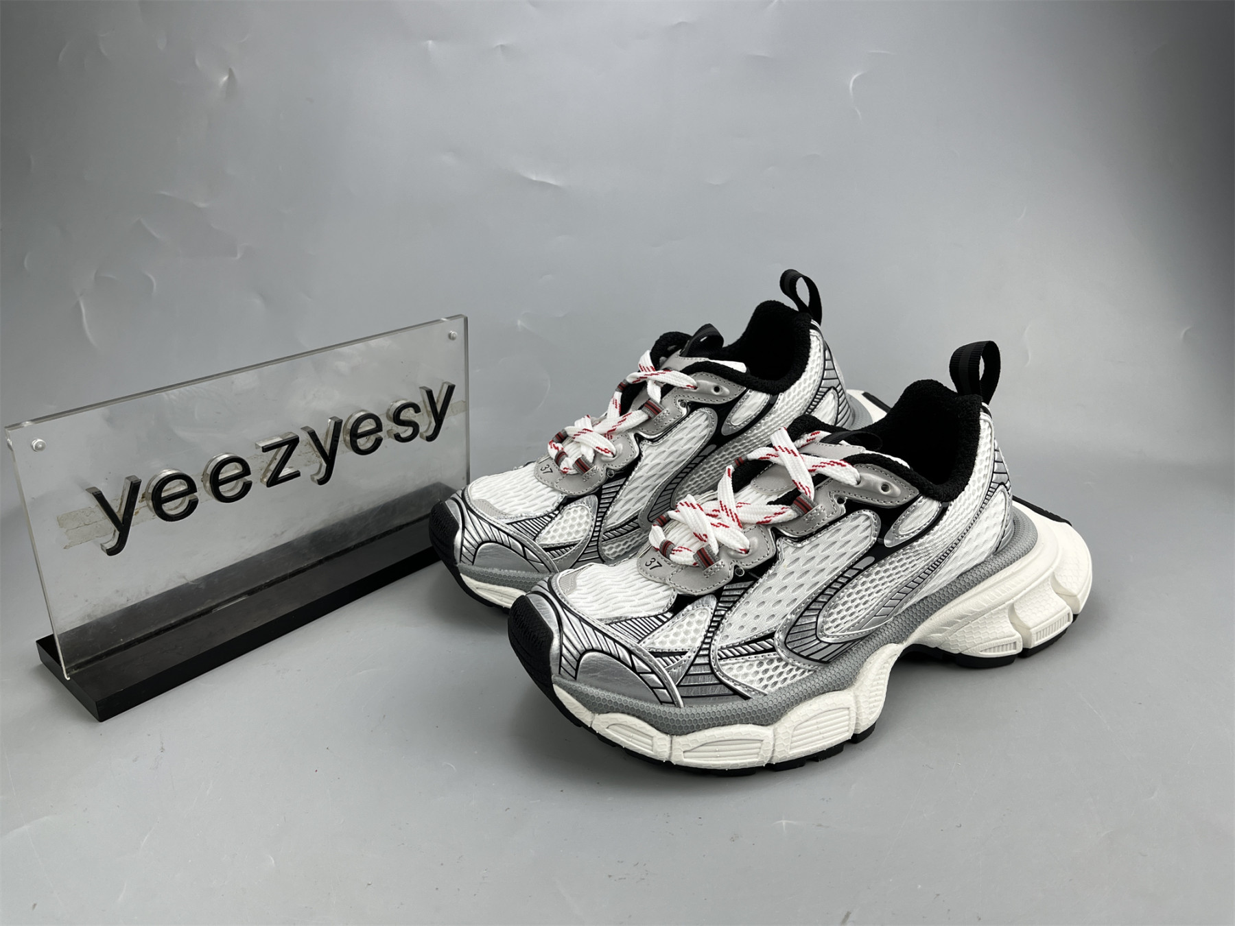 UA RUNNER GREY RED