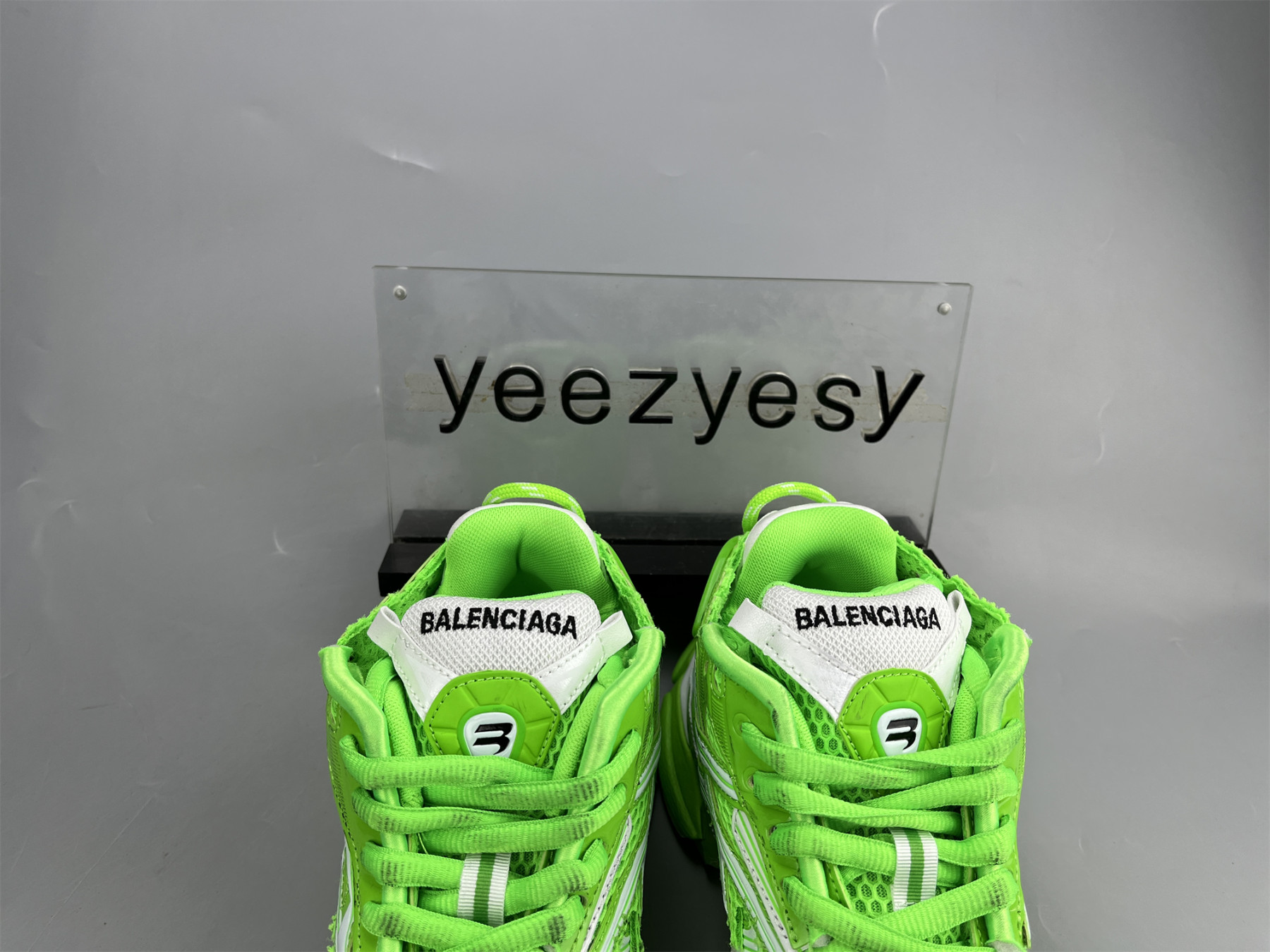 UA RUNNER WHITE GREEN