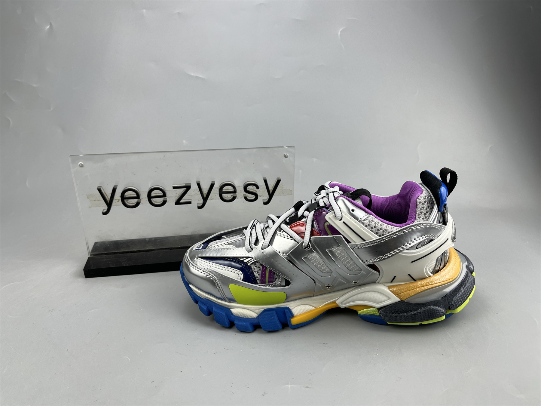 UA SNEAKER SILVER COLORBLOCK