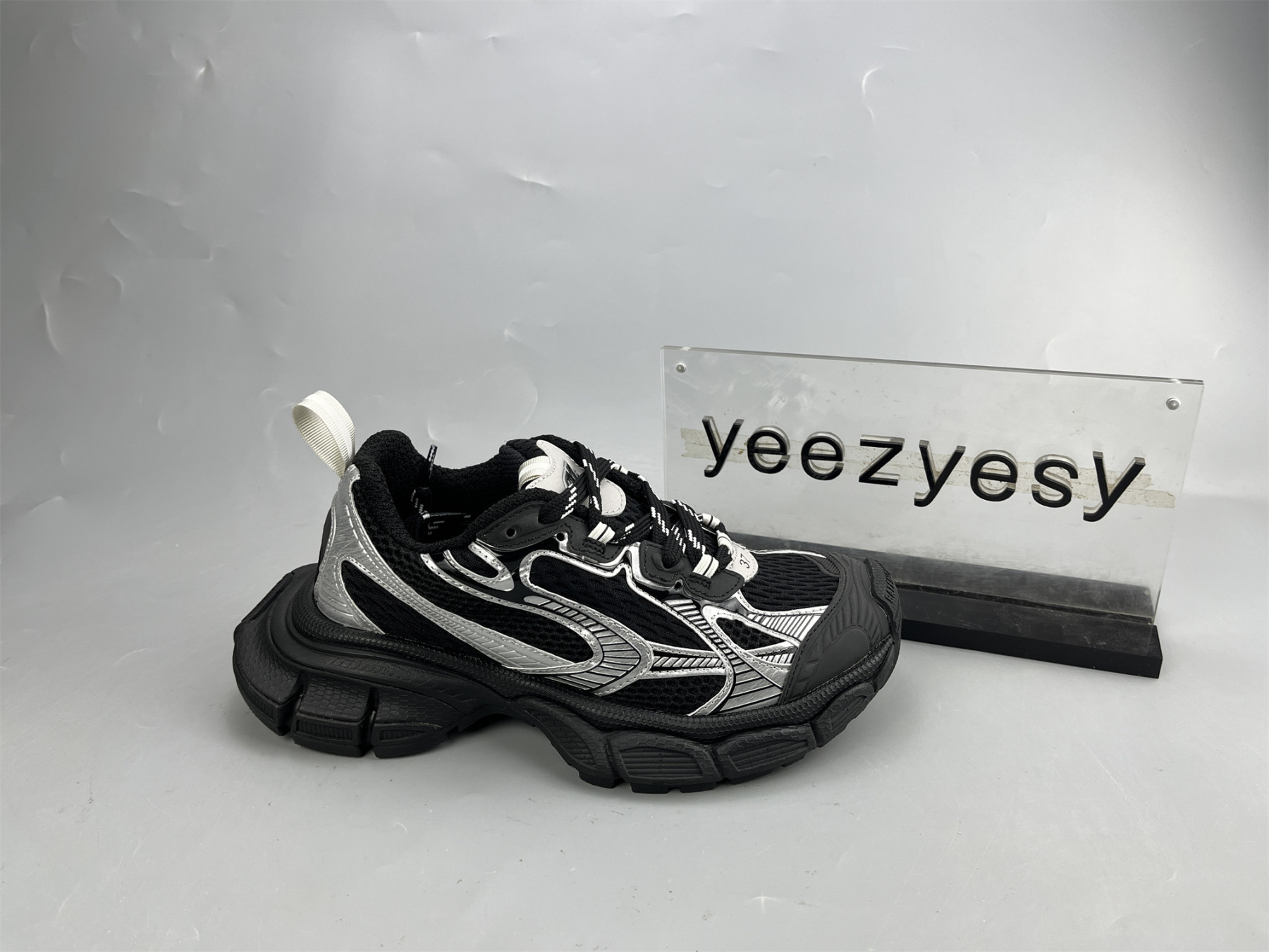 UA RUNNER BLACK SILVER
