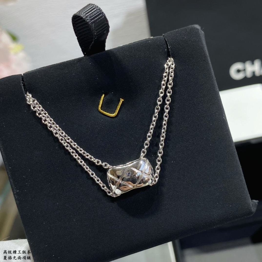 Ch**el Carved D1am0nd polished Necklace
