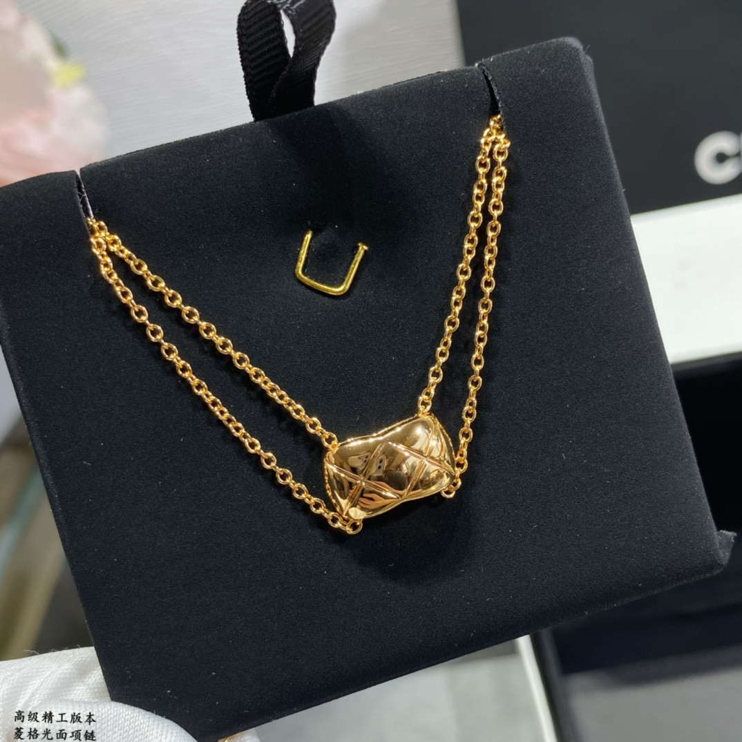 Ch**el Carved D1am0nd polished Necklace