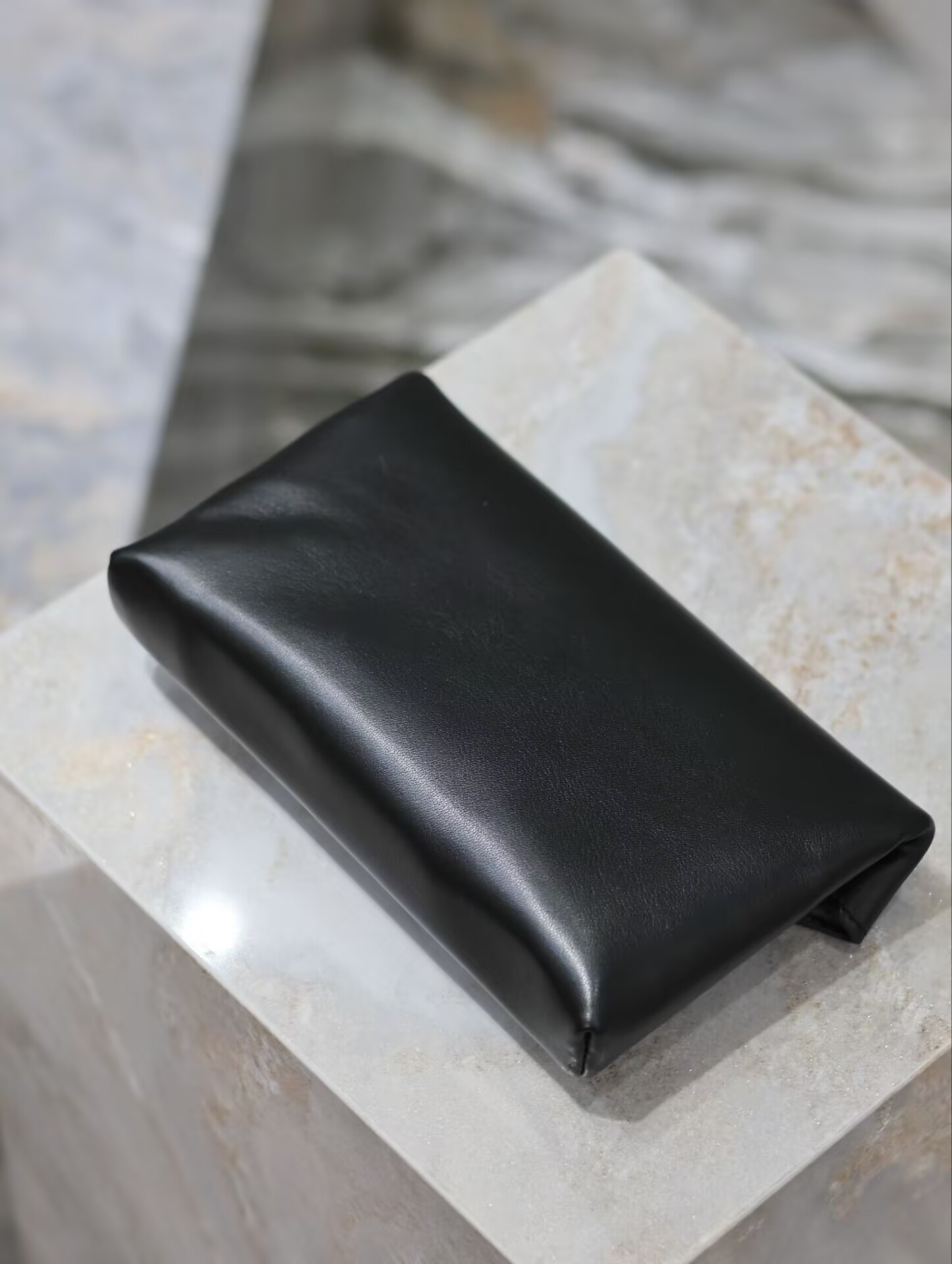 Y51 CASSANDRE small envelope pouch in lambskin 21x14x3cm