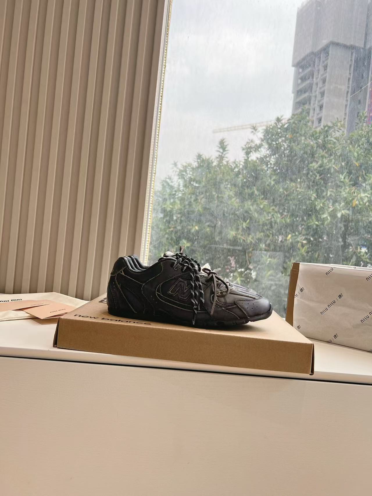 ua m1v m1v x new Ba1an*e 530 sl leather sneakers