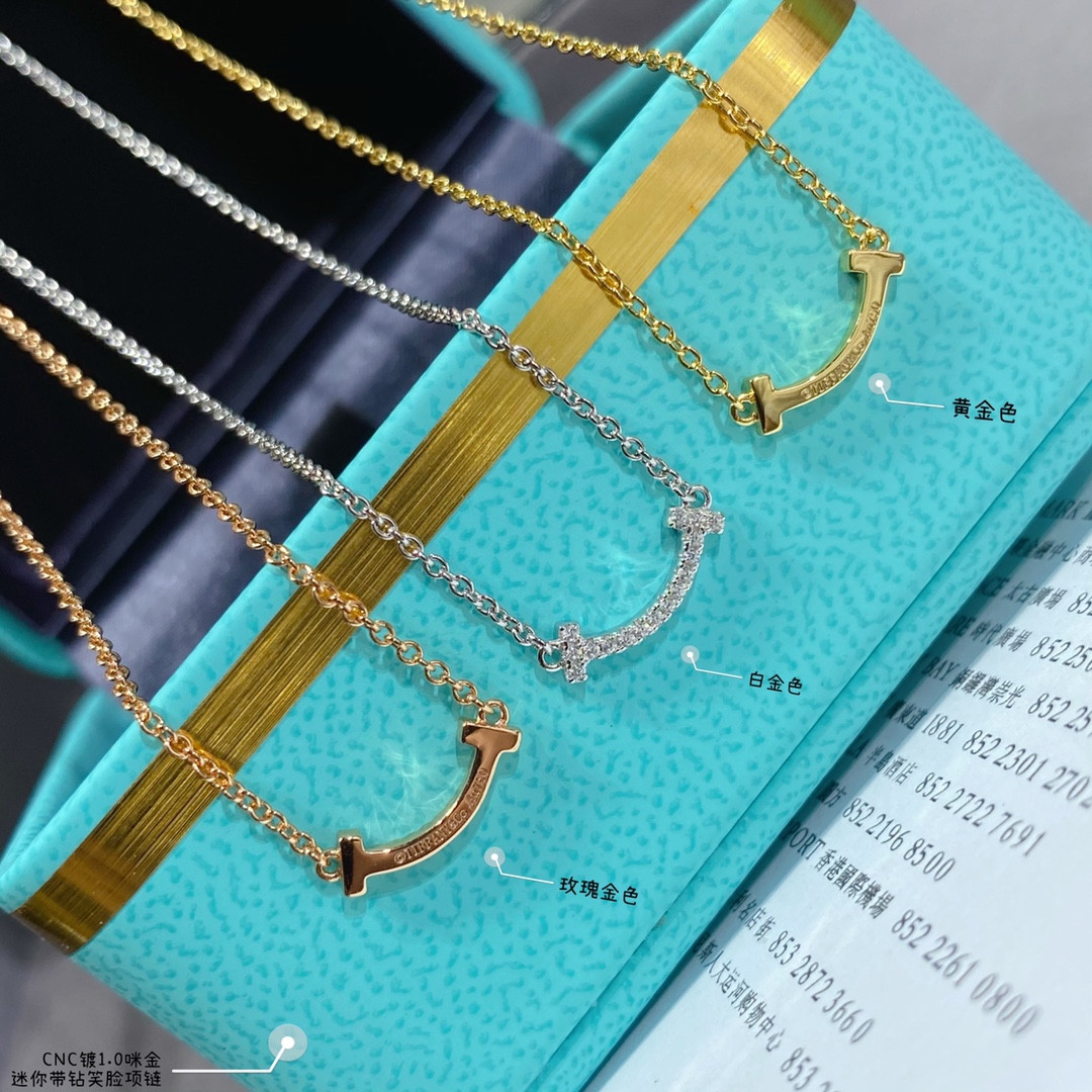 t*f*ny & co. mini smile with D1am0nd necklace
