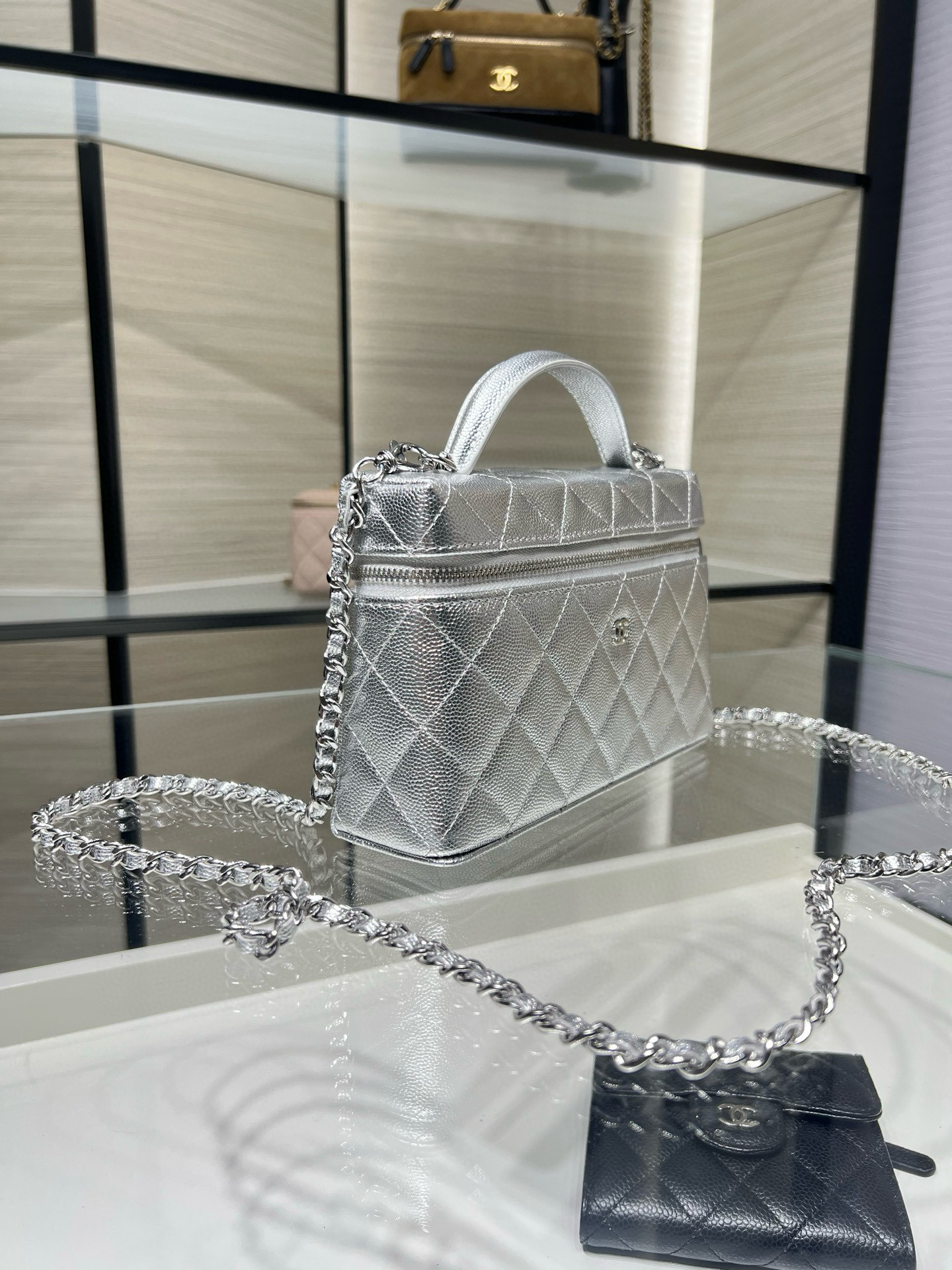Ch**el classic vanity with chain handbag ap4385 17x19.5x5cm