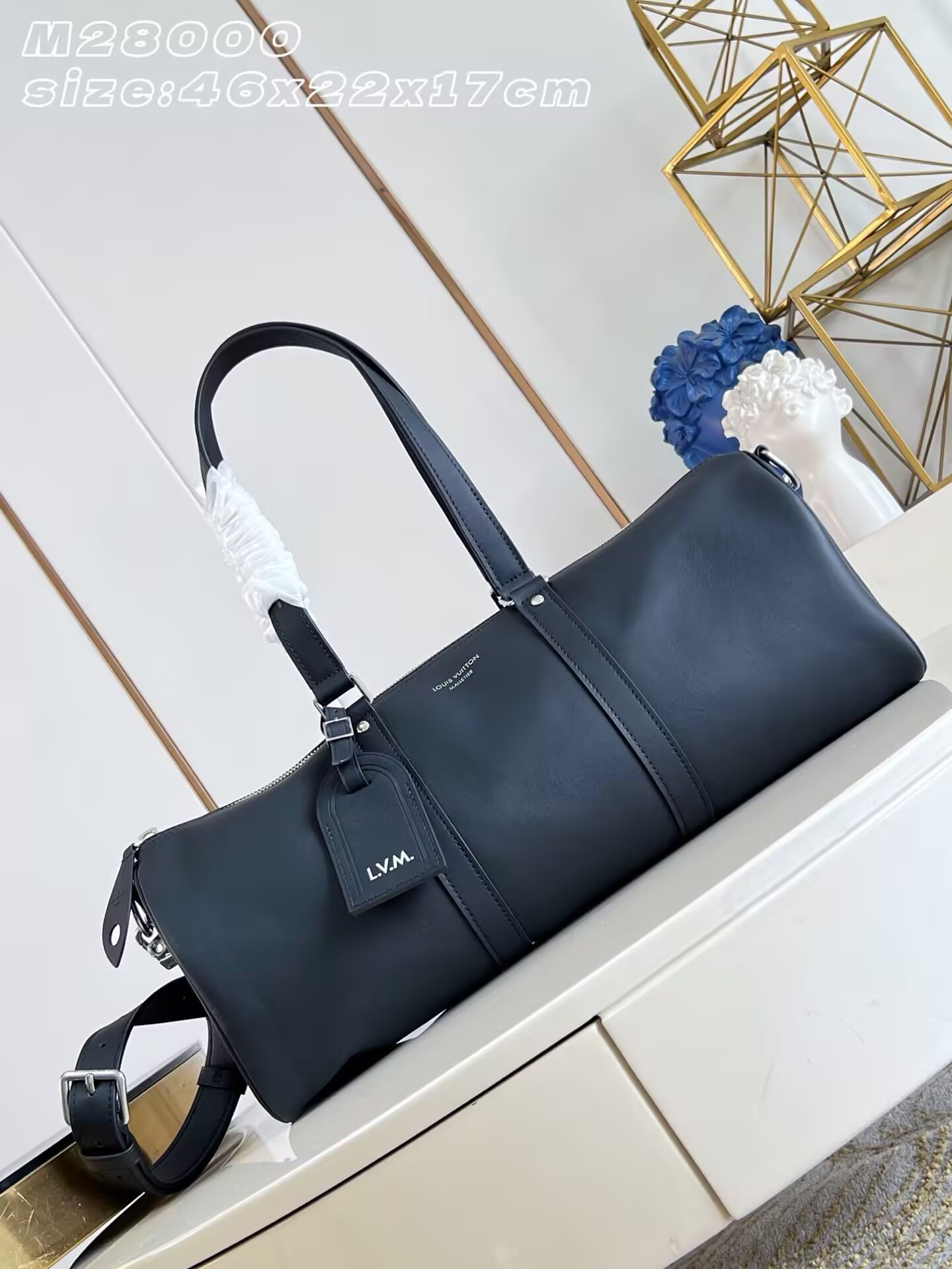 LV Needle Bag M28000 46 x 22 x 17 cm