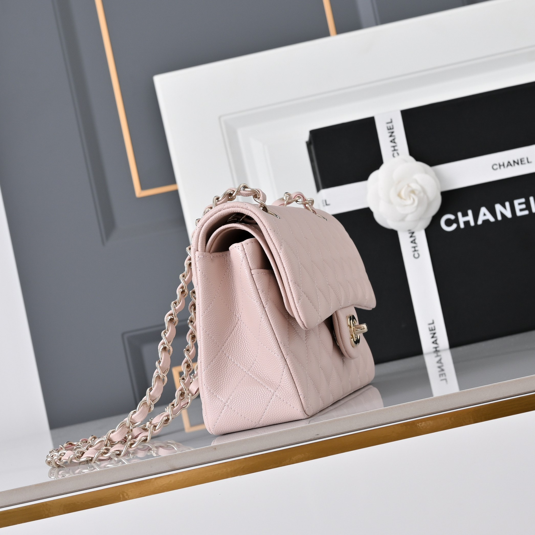 Ch**el classic flap handbag light pink with light gold hardware and caviar leather a01113 23x14.5x6cm