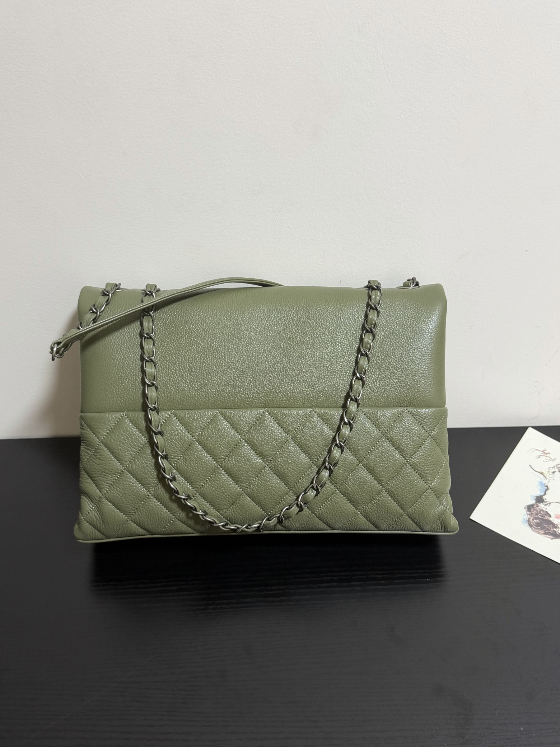 Ch**el hampton flap handbag as7095 32x19x7.5cm