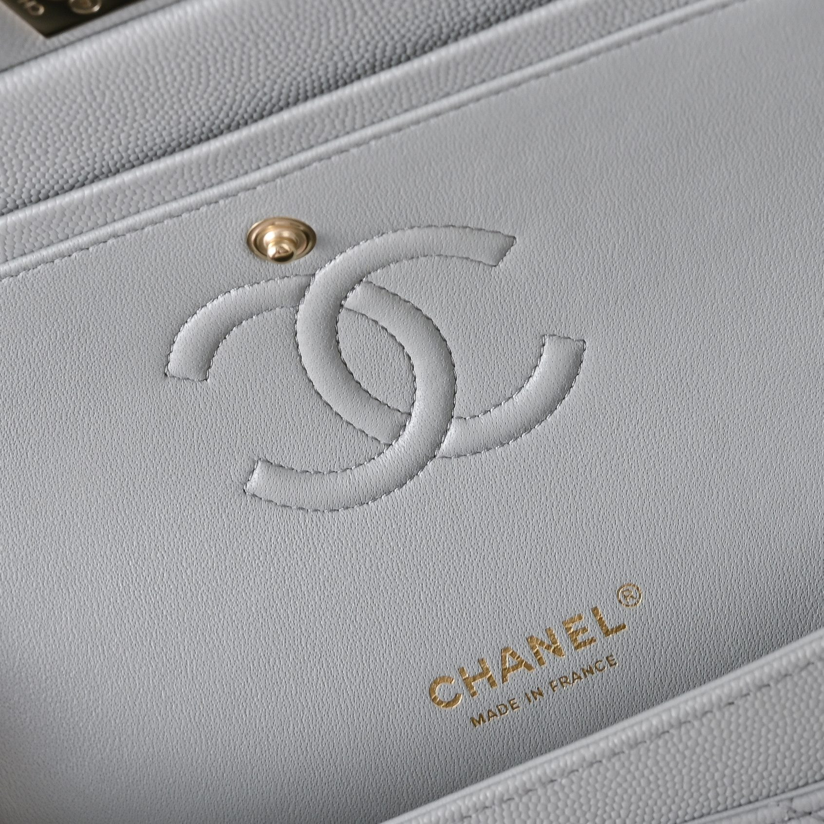 Ch**el classic flap handbag light grey with light gold hardware and caviar leather a01113 23x14.5x6cm