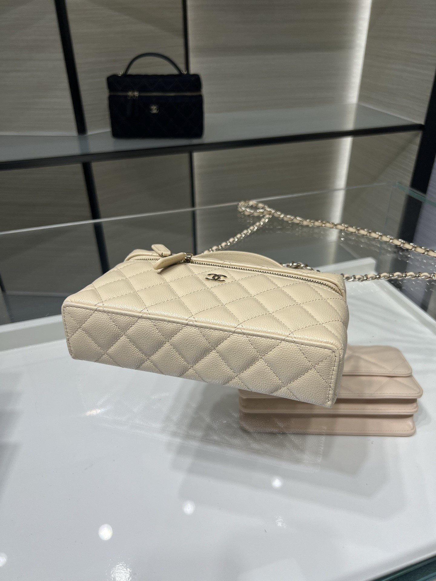Ch**el classic vanity with chain handbag ap4385 17x19.5x5cm