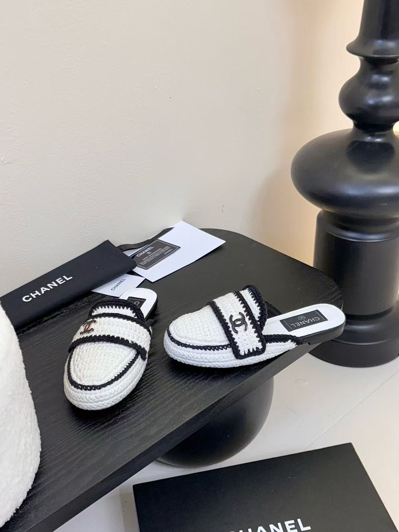 UA Ch**el Slides