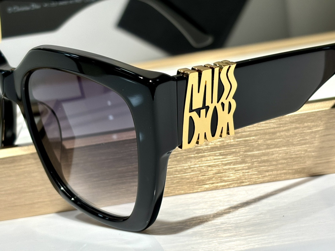 D10r Glasses