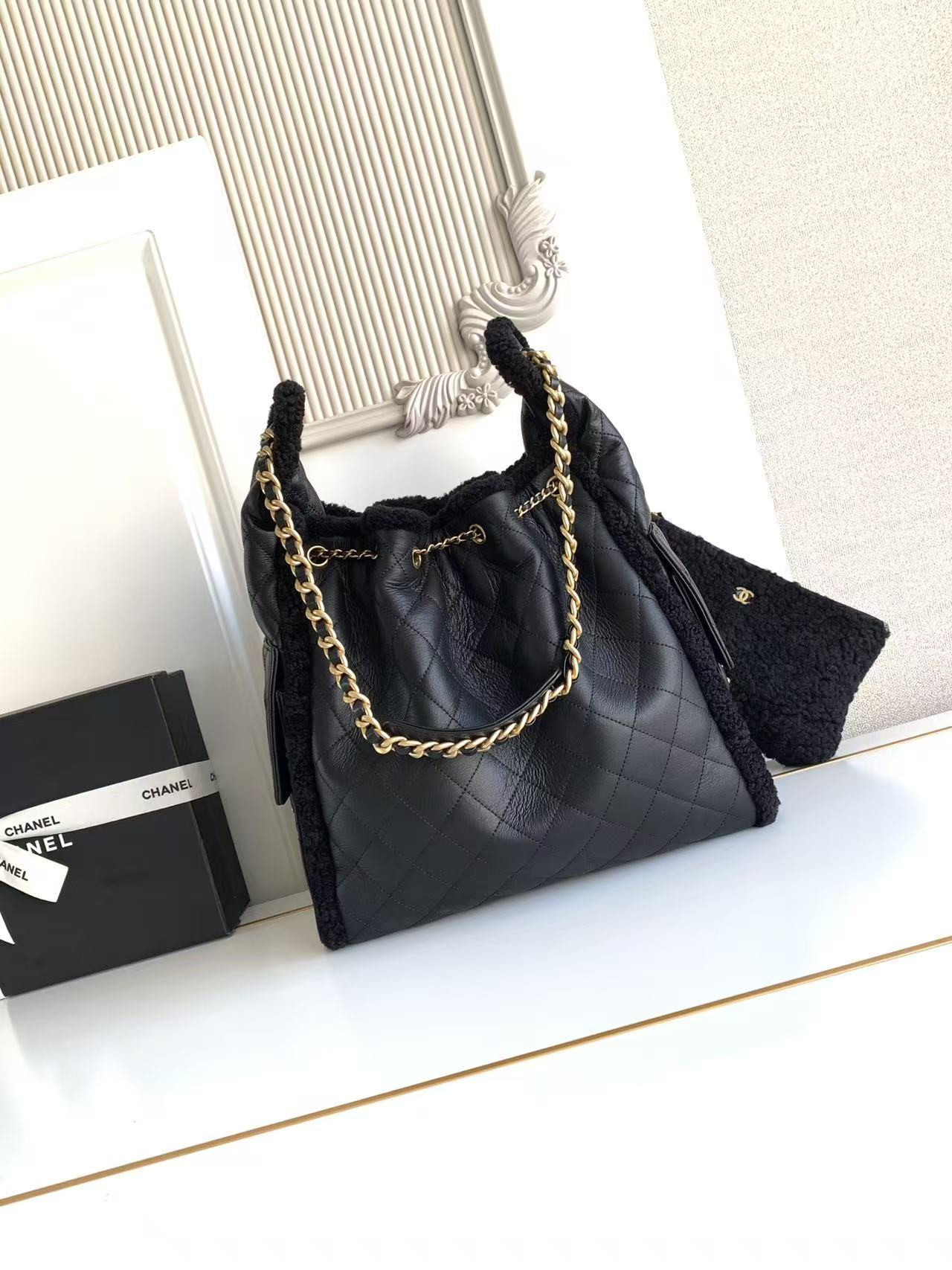 Ch**el 25c bucket bag 40x30x15cm