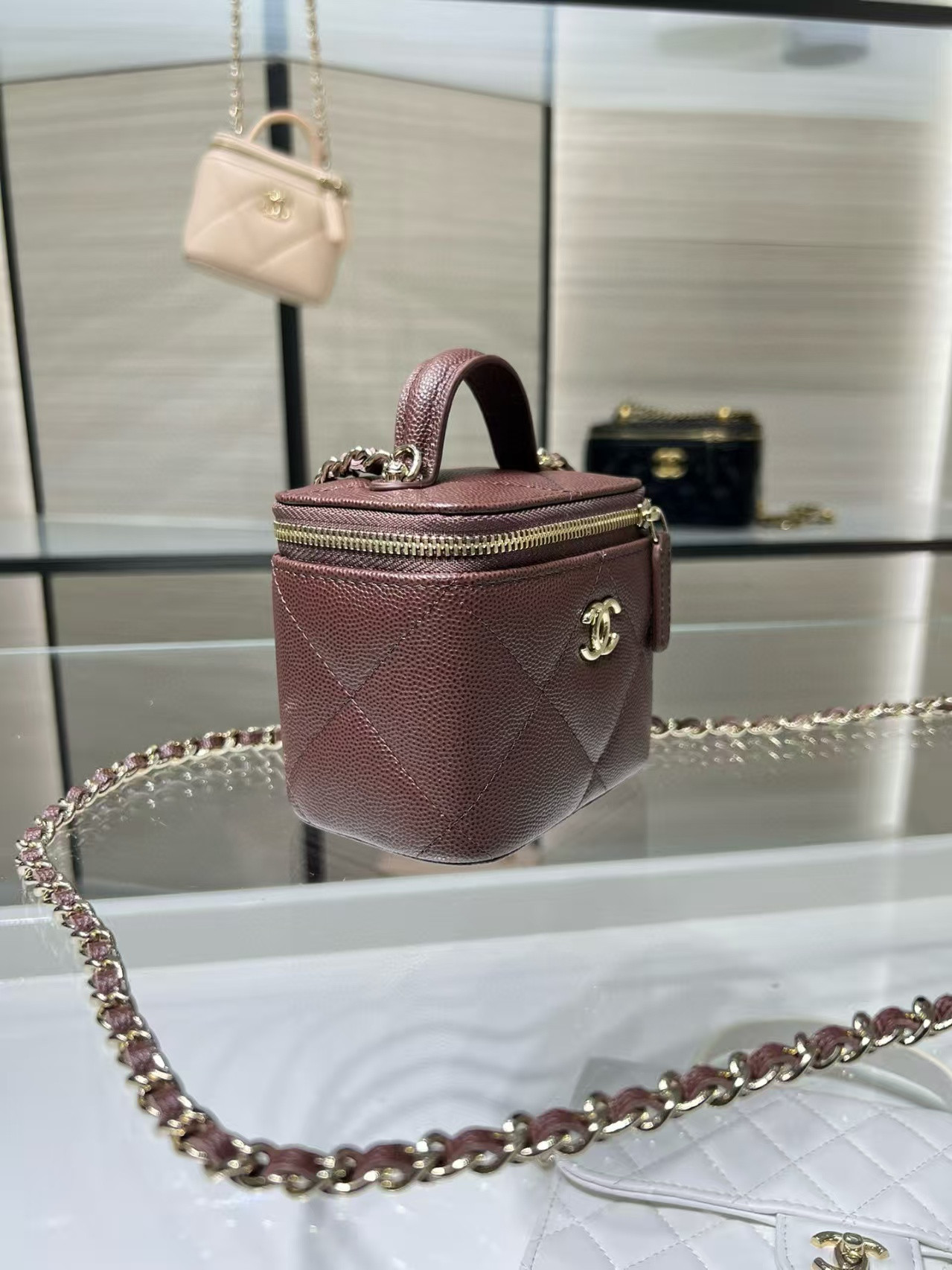 Ch**el classic top handle vanity case with chain 10x7x9cm
