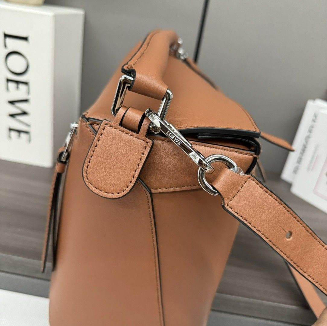 L0ew* large puzzle edge bag in classic calfskin 21.5x33x14.7cm