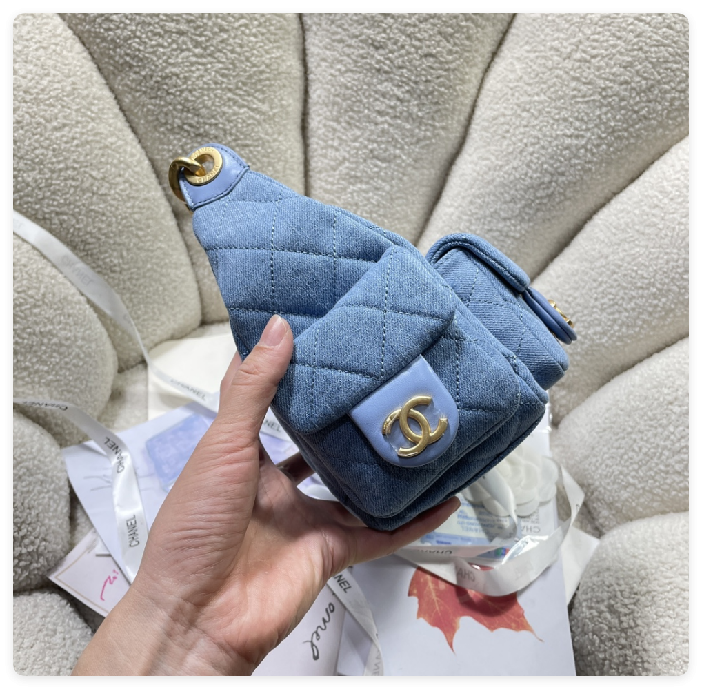 ch**el cruise 2024/25 large hobo bag washed De*1m & gold-tone metal blue  22x 31x 15cm
