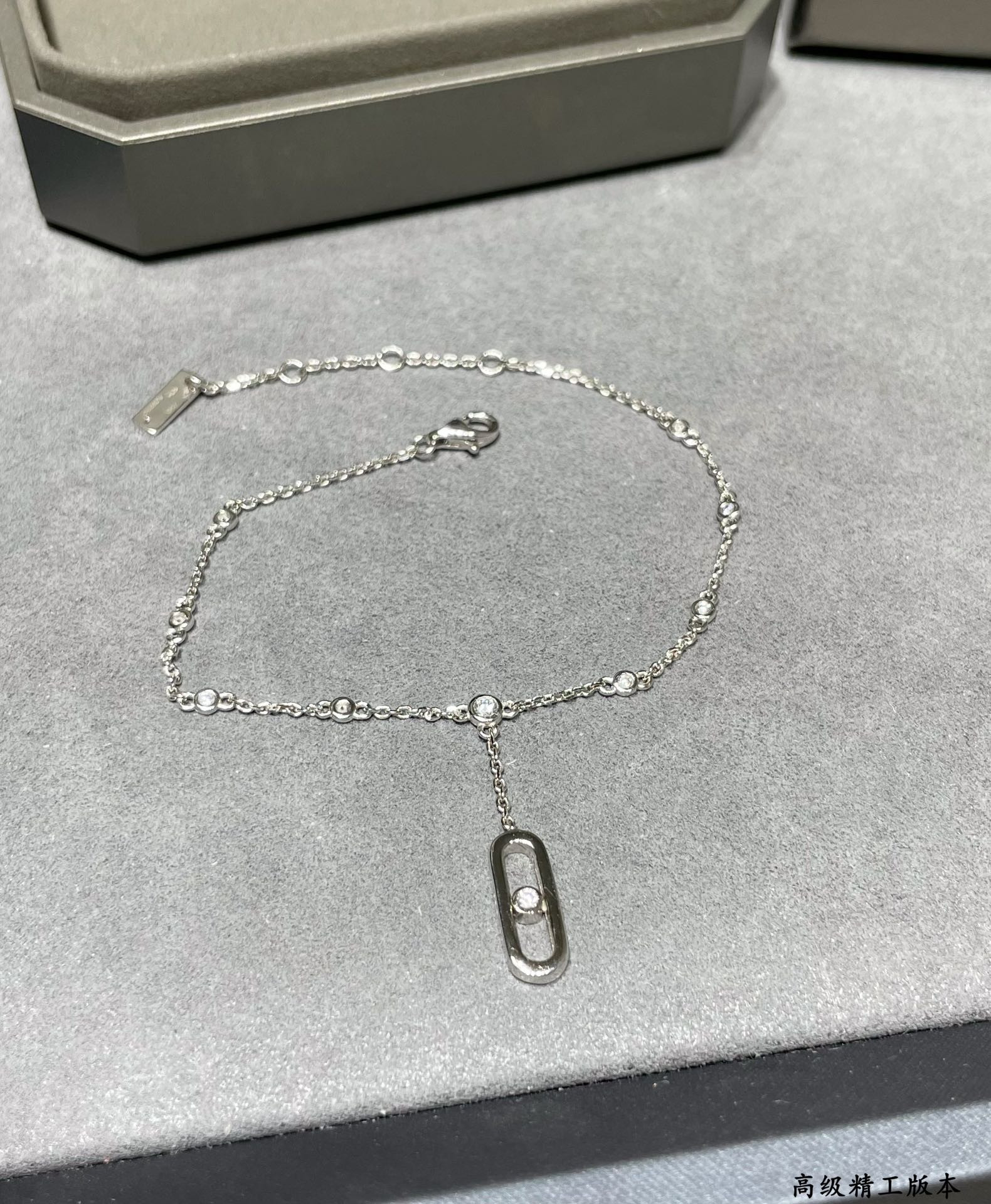 Mes1kaa vertical polished single d1am0nd moving bracelet