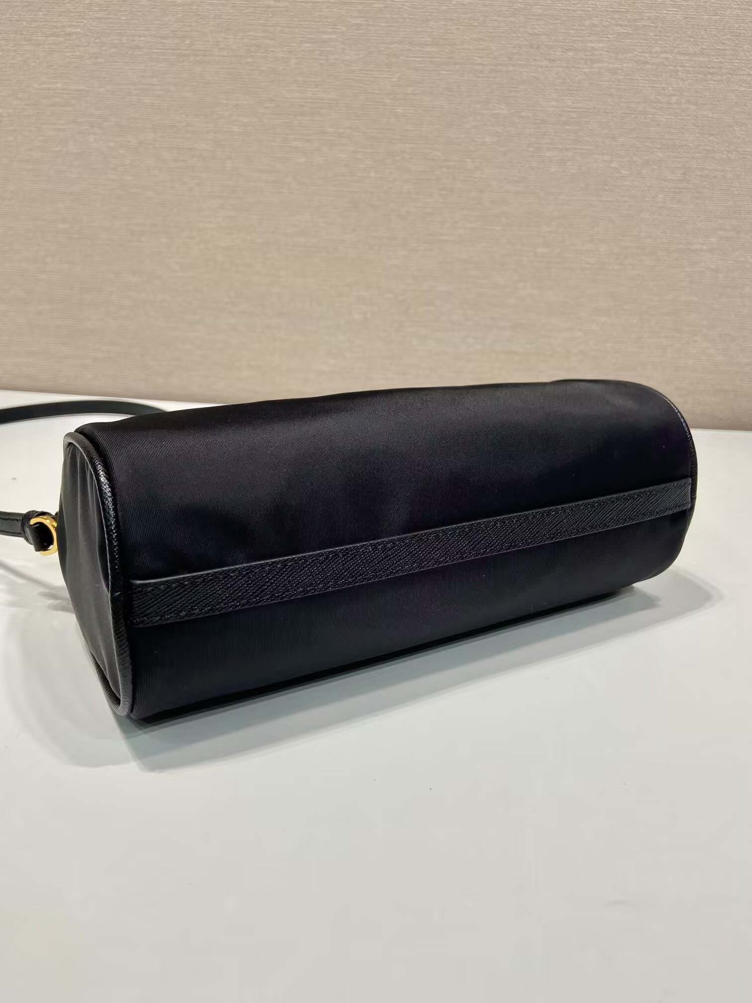 Pra*a re-nylon pouch 22x9x7.5cm