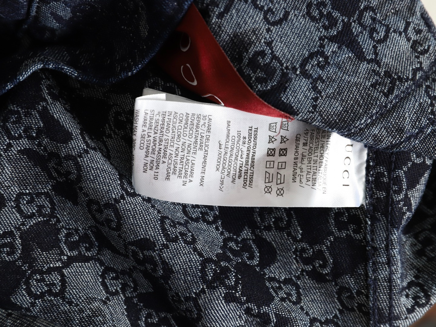gvc*1 guc De*1m coats suit